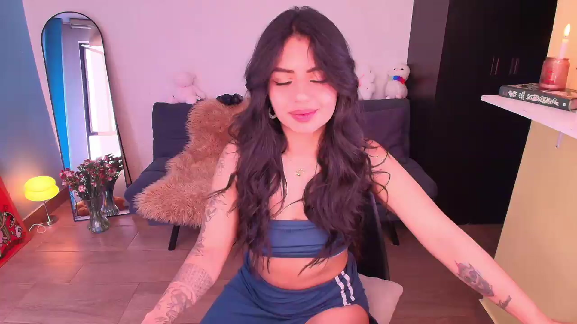 Gallery image thumbnail from SarishaLove's myfreecams stream on, 09/14/2026, 16:41 image 15 of 20