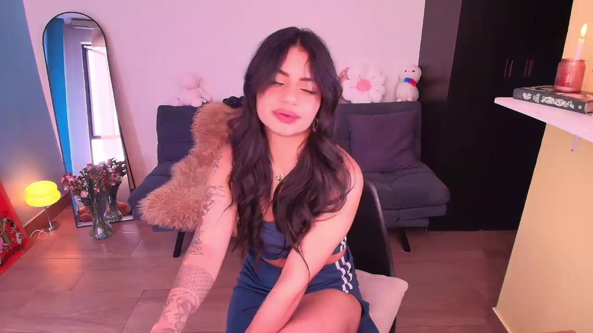 Gallery image thumbnail from SarishaLove's myfreecams stream on, 09/14/2026, 16:41 image 12 of 20