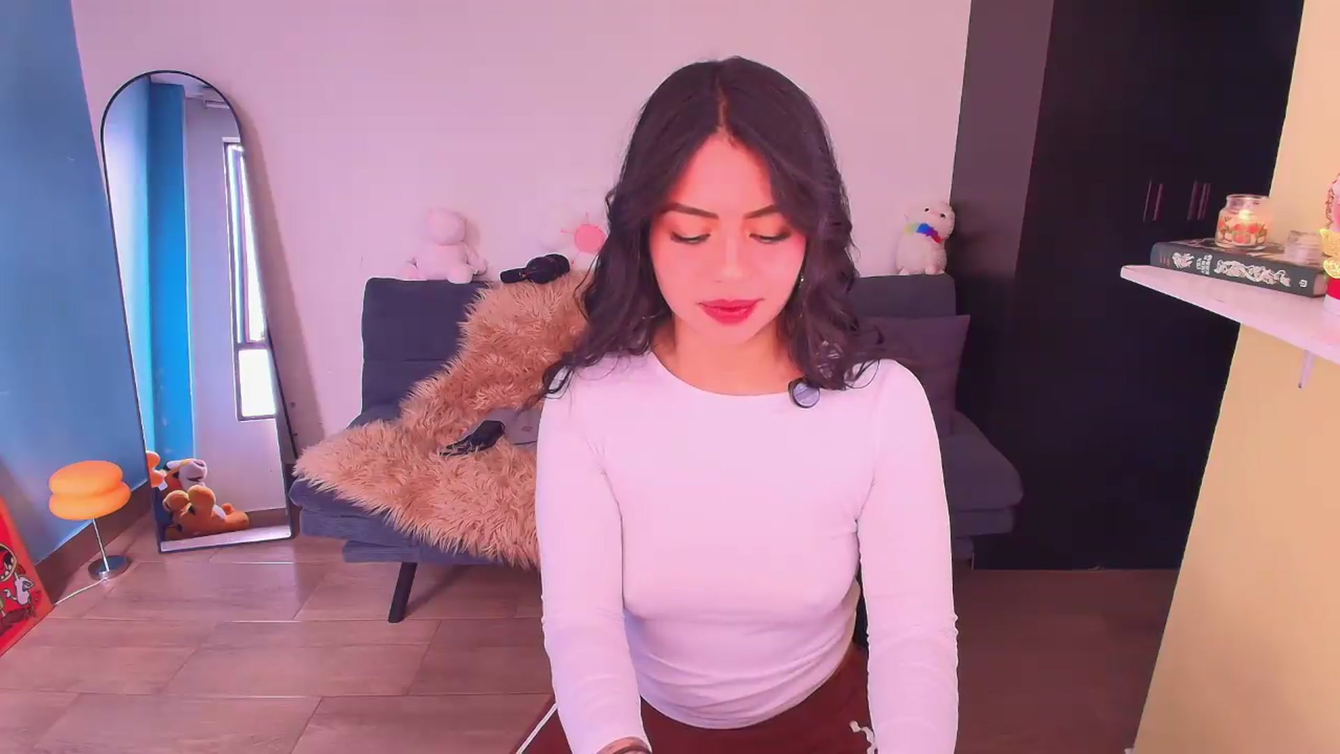 Gallery image thumbnail from SarishaLove's myfreecams stream on, 09/17/2026, 13:49 image 8 of 20