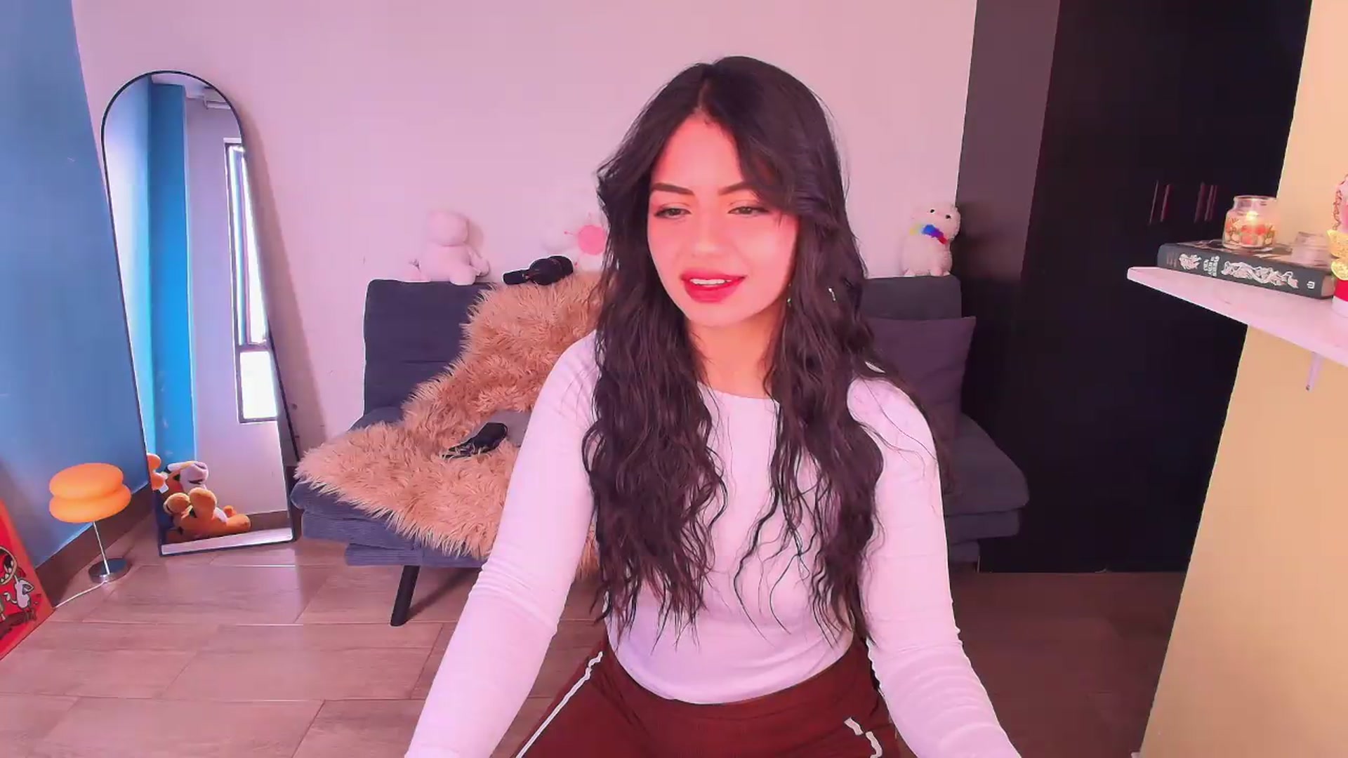Gallery image thumbnail from SarishaLove's myfreecams stream on, 09/17/2026, 13:49 image 7 of 20