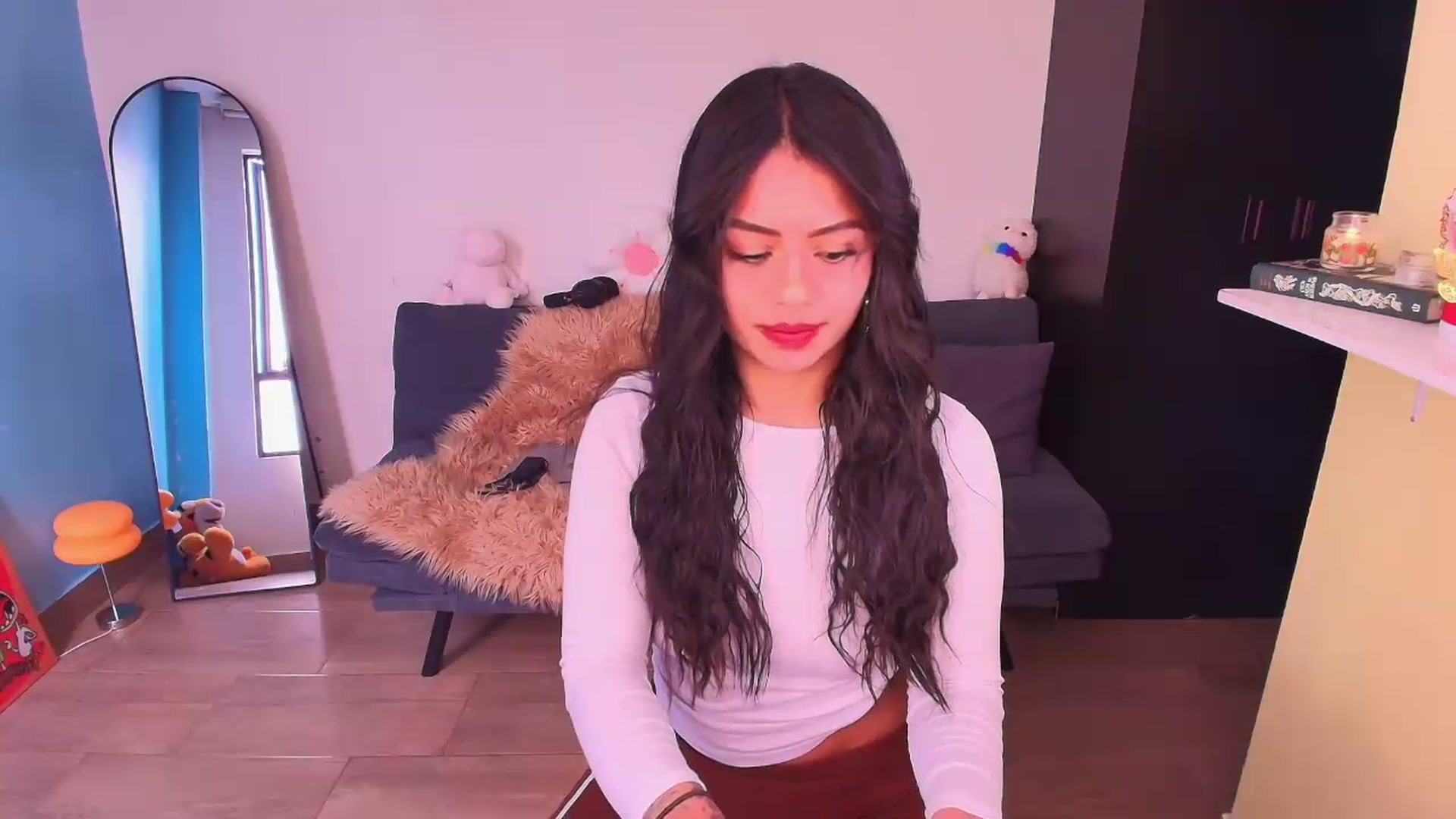 Gallery image thumbnail from SarishaLove's myfreecams stream on, 09/17/2026, 13:49 image 10 of 20