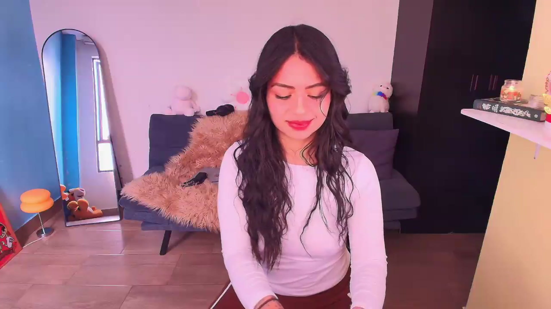 Gallery image thumbnail from SarishaLove's myfreecams stream on, 09/17/2026, 13:49 image 5 of 20