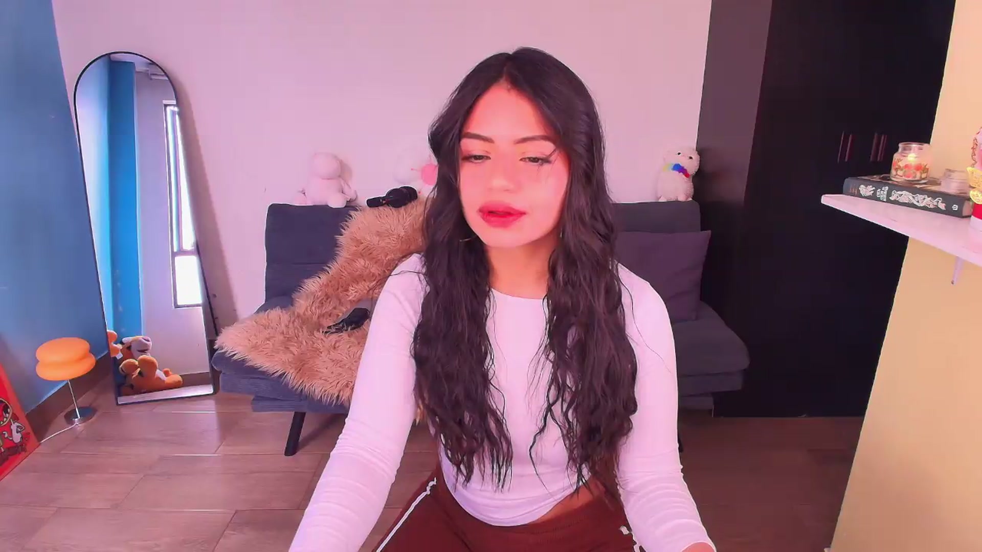 Gallery image thumbnail from SarishaLove's myfreecams stream on, 09/17/2026, 13:49 image 11 of 20