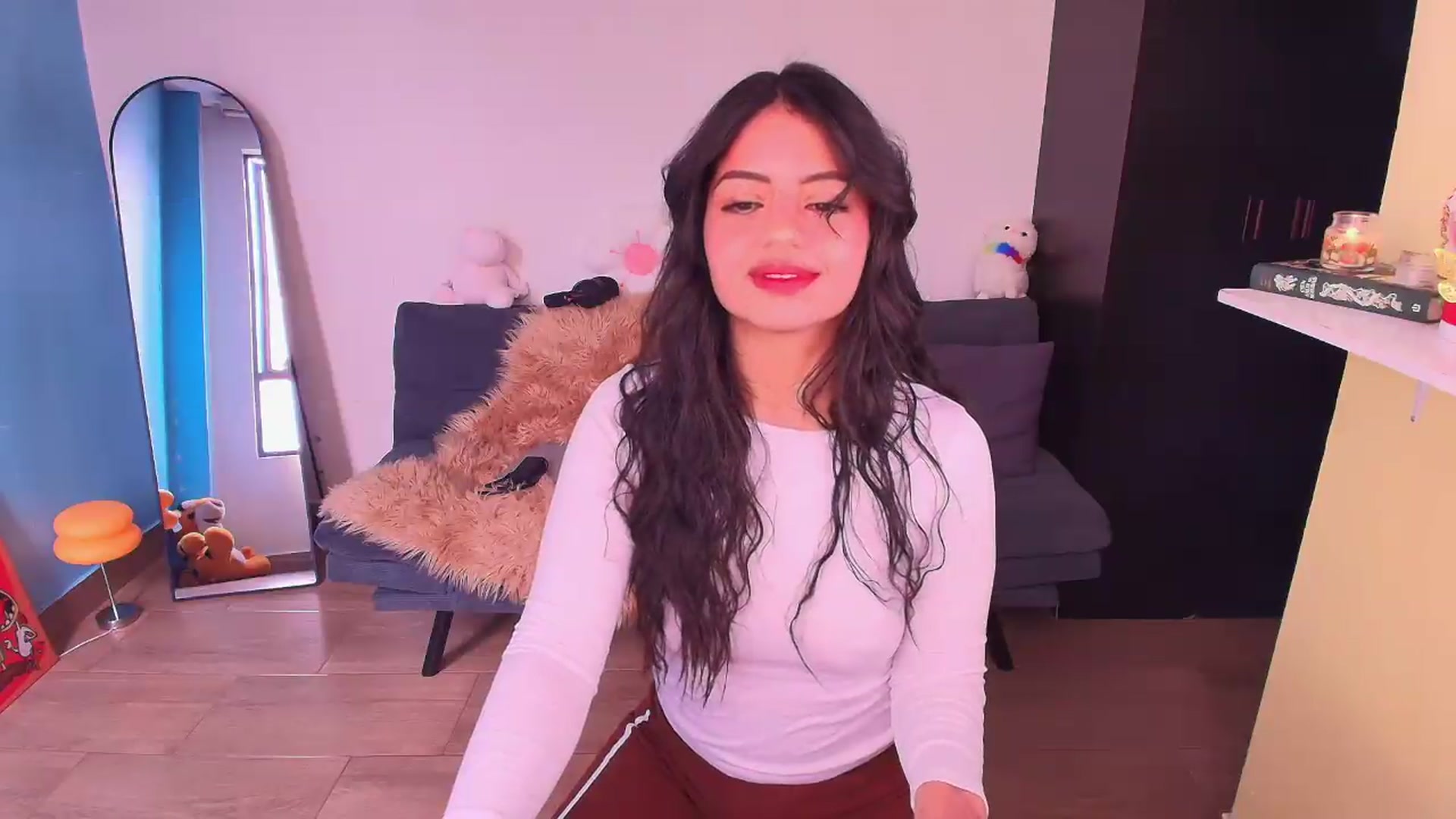 Gallery image thumbnail from SarishaLove's myfreecams stream on, 09/17/2026, 13:49 image 4 of 20