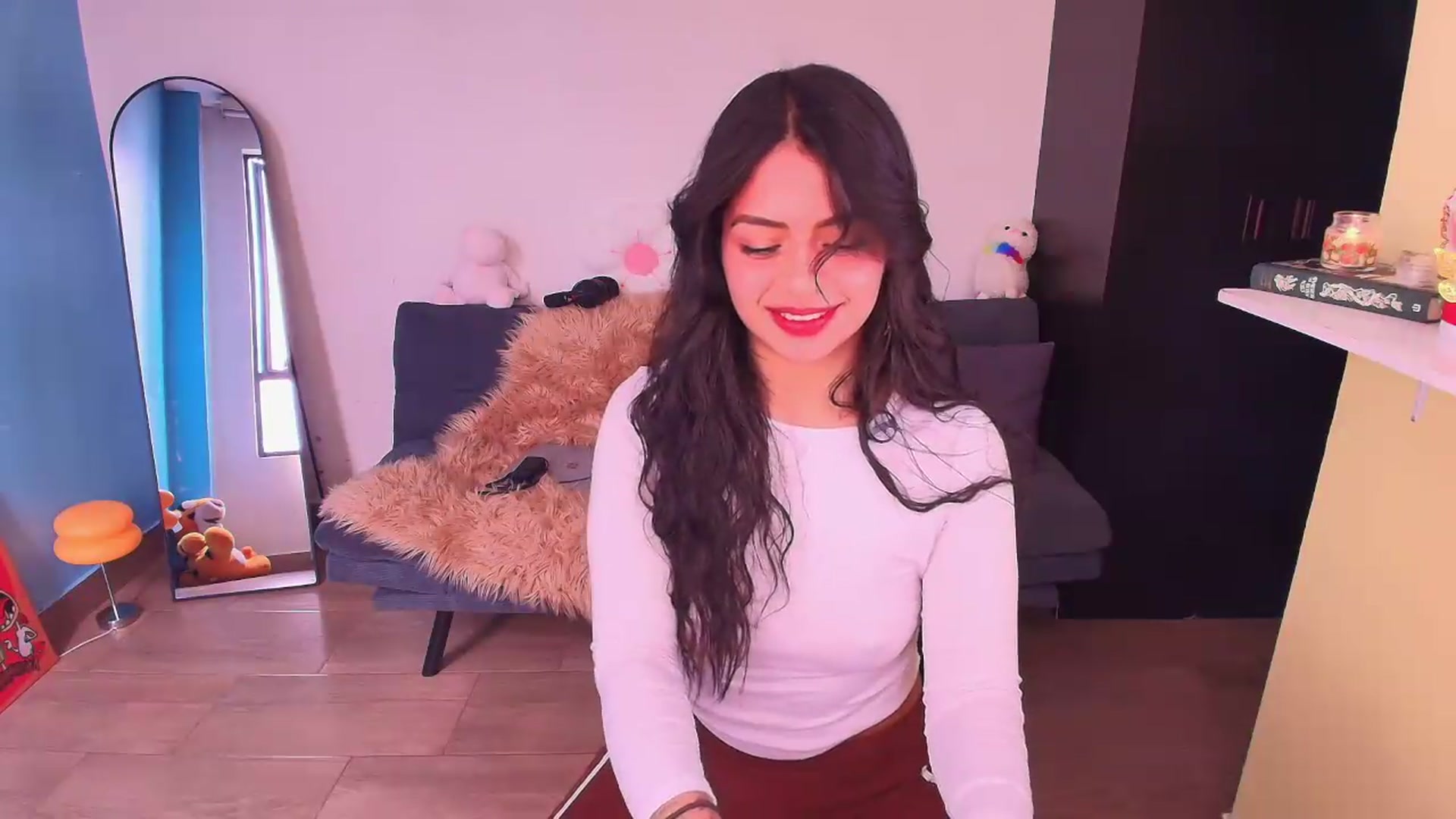 Gallery image thumbnail from SarishaLove's myfreecams stream on, 09/17/2026, 13:49 image 2 of 20