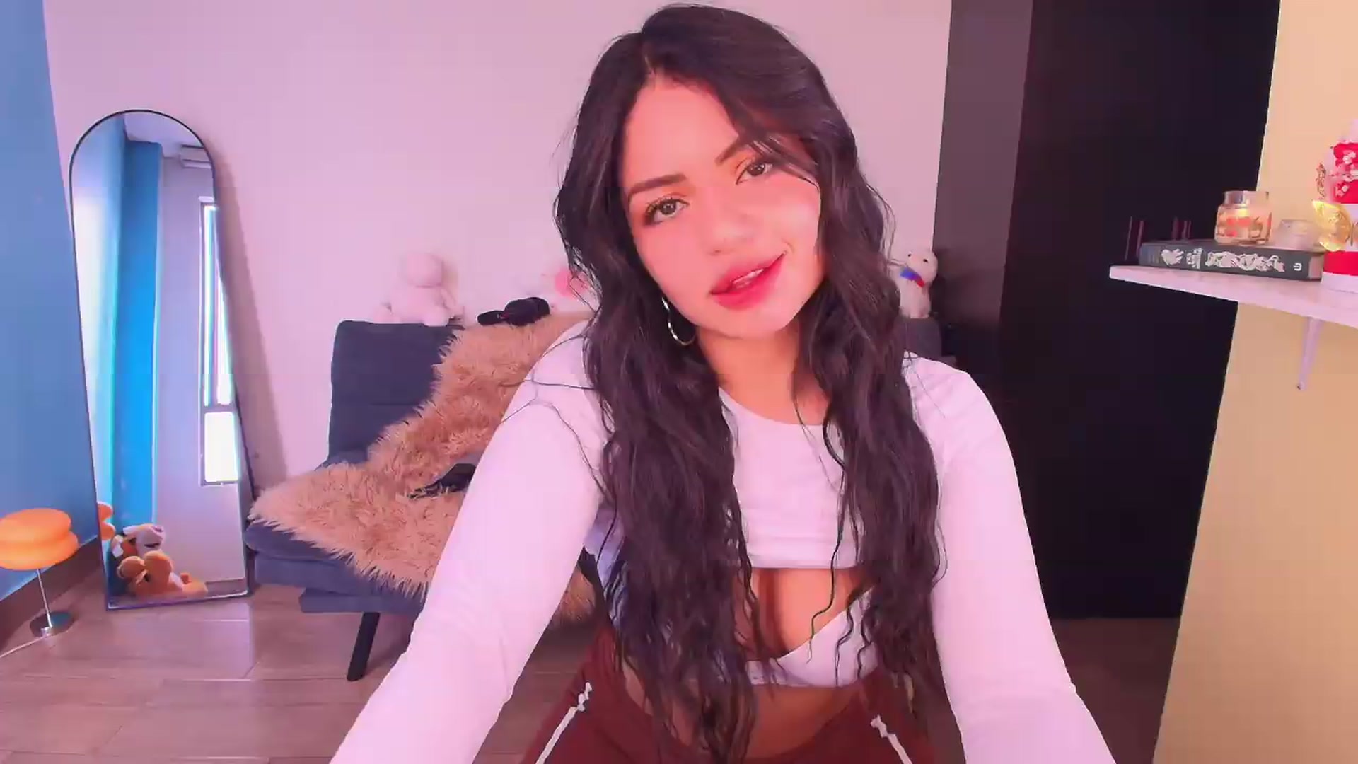 Gallery image thumbnail from SarishaLove's myfreecams stream on, 09/17/2026, 17:37 image 7 of 20