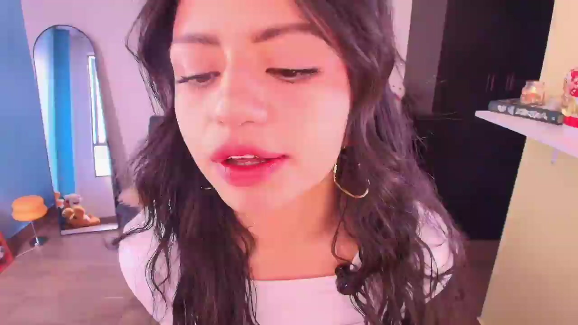Gallery image thumbnail from SarishaLove's myfreecams stream on, 09/17/2026, 17:37 image 4 of 20
