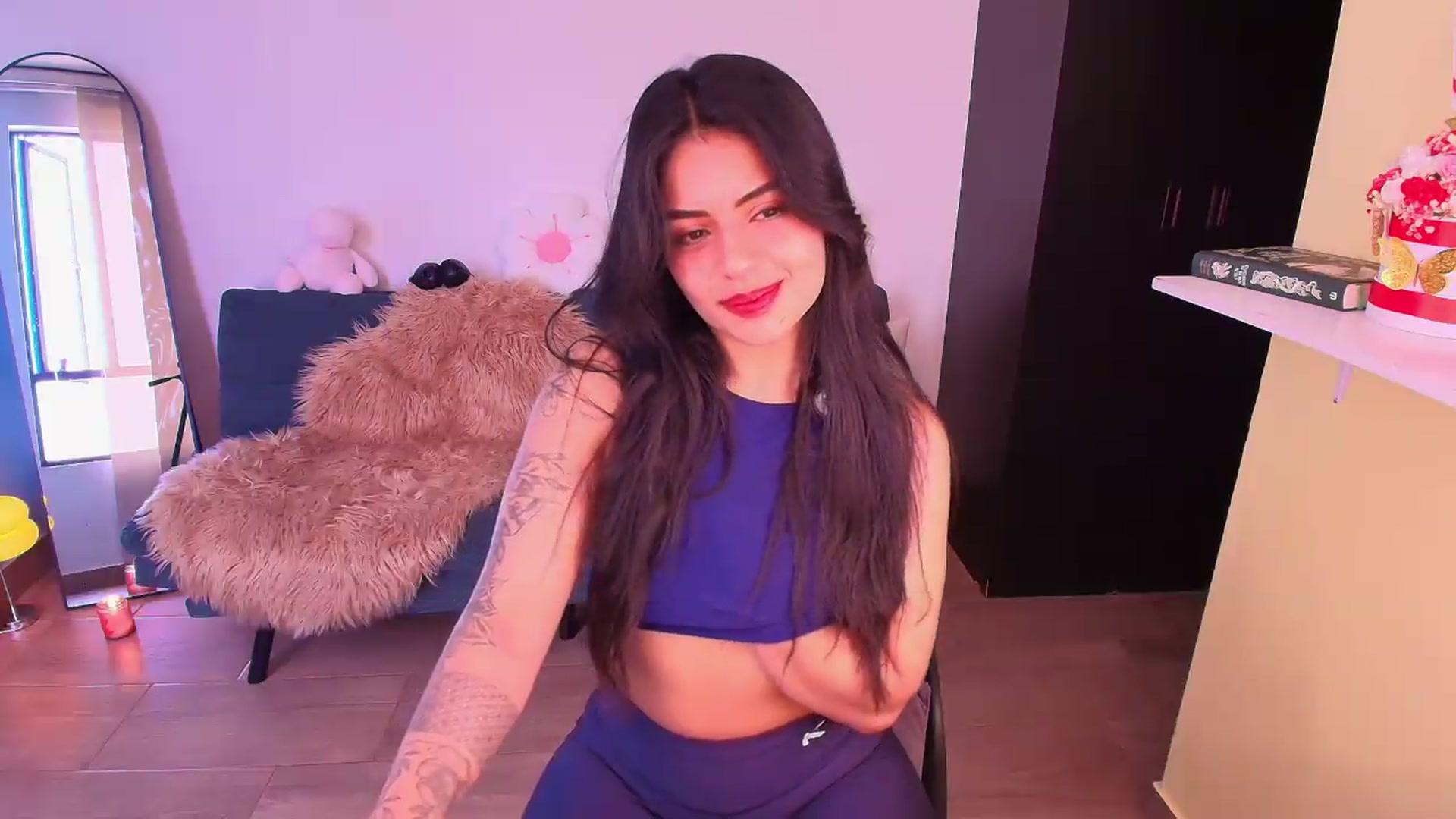 Gallery image thumbnail from SarishaLove's myfreecams stream on, 09/29/2026, 14:04 image 15 of 20