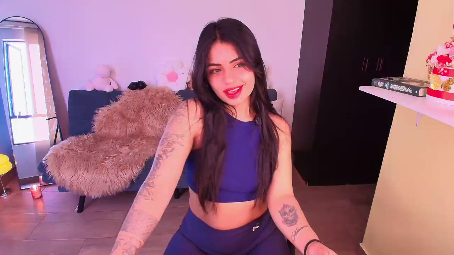 Gallery image thumbnail from SarishaLove's myfreecams stream on, 09/29/2026, 14:04 image 19 of 20