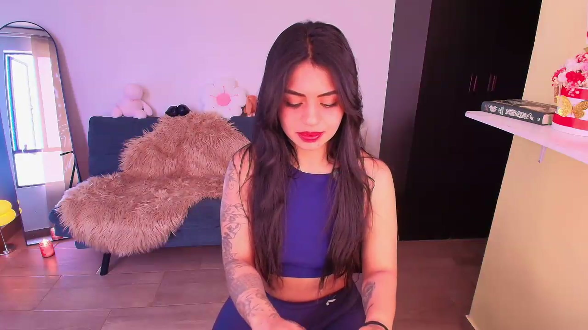 Gallery image thumbnail from SarishaLove's myfreecams stream on, 09/29/2026, 14:04 image 18 of 20