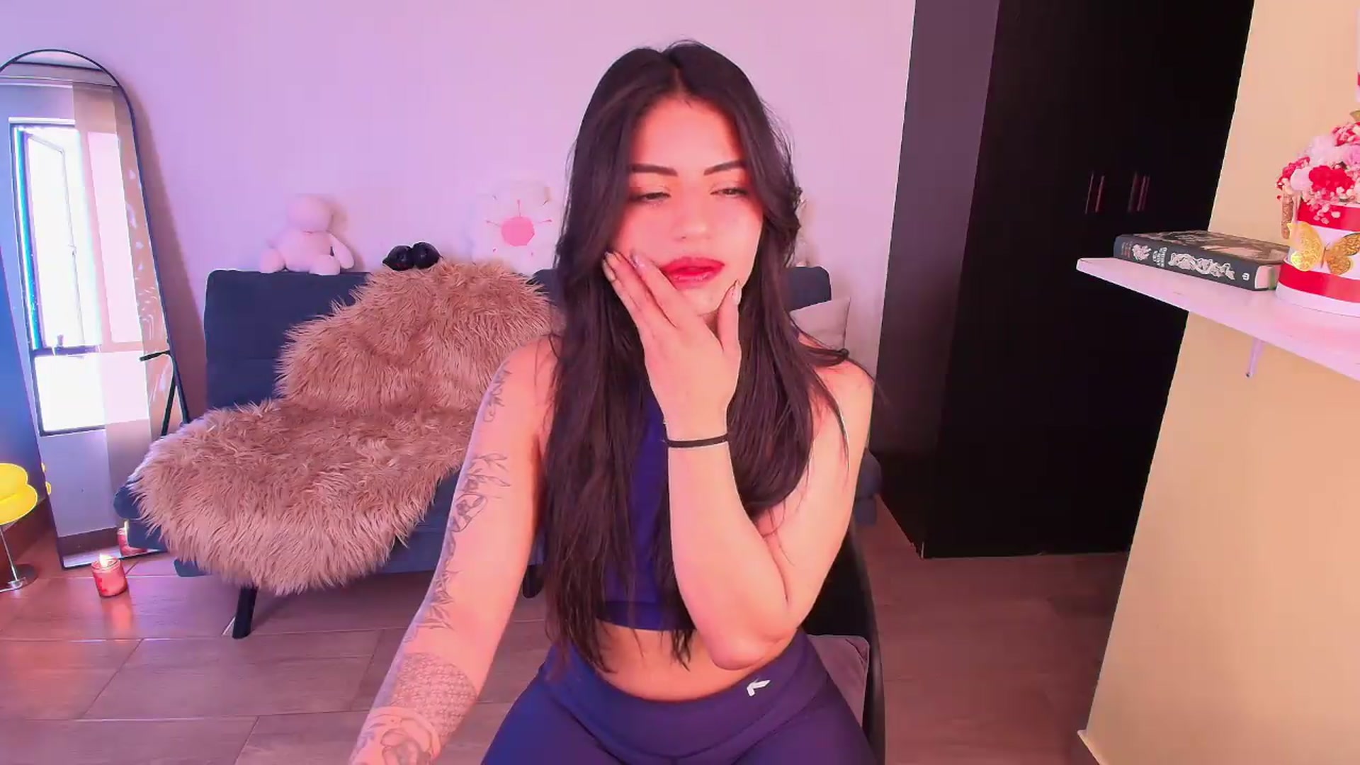 Gallery image thumbnail from SarishaLove's myfreecams stream on, 09/29/2026, 14:04 image 9 of 20