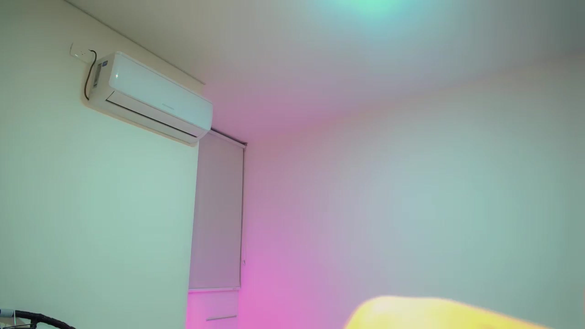 Gallery image thumbnail from SaritaYoung's myfreecams stream on, 06/03/2025, 24:52 image 7 of 20