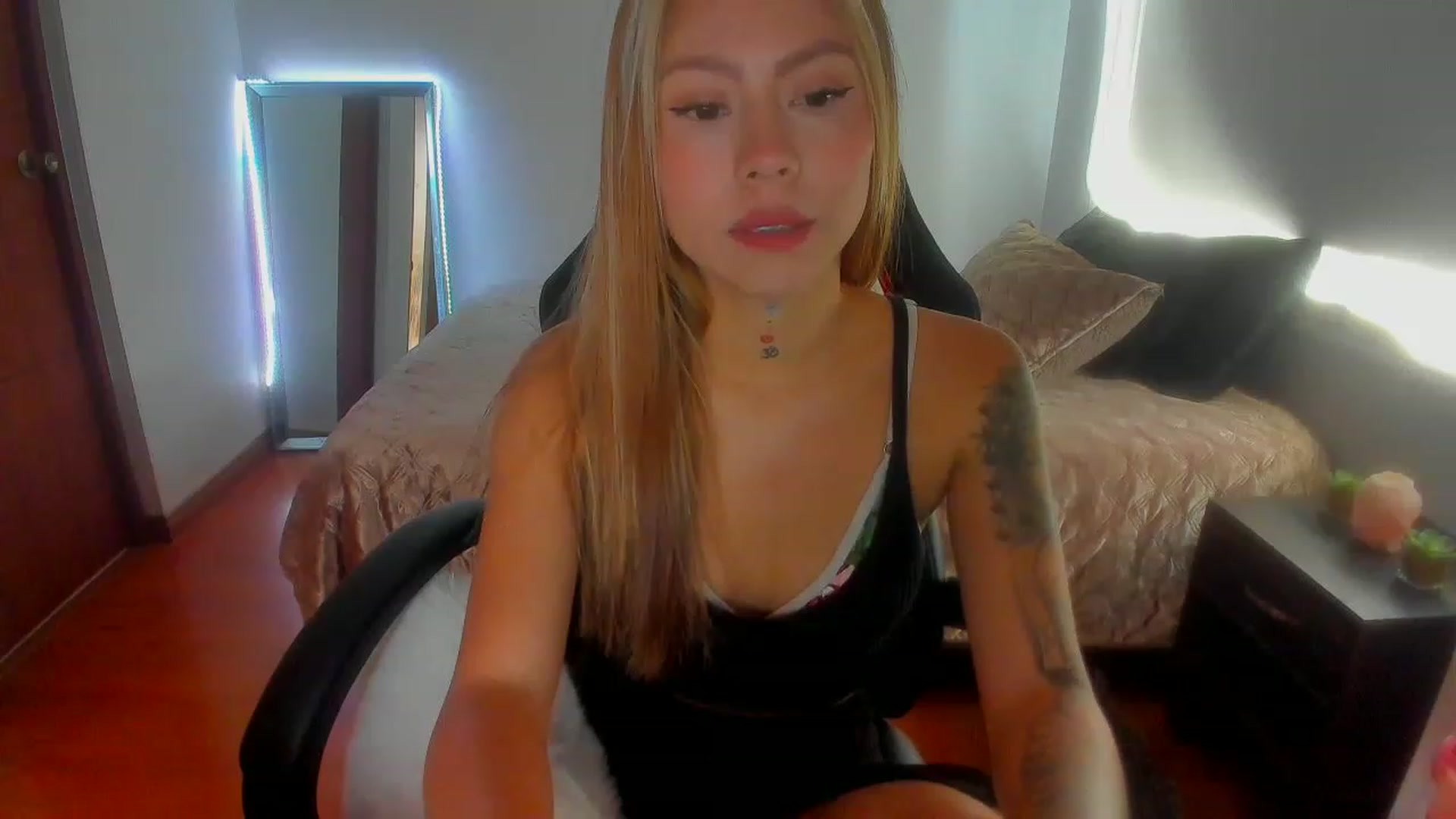 Gallery image thumbnail from Saritaa__'s myfreecams stream on, 06/21/2023, 17:12 image 9 of 20