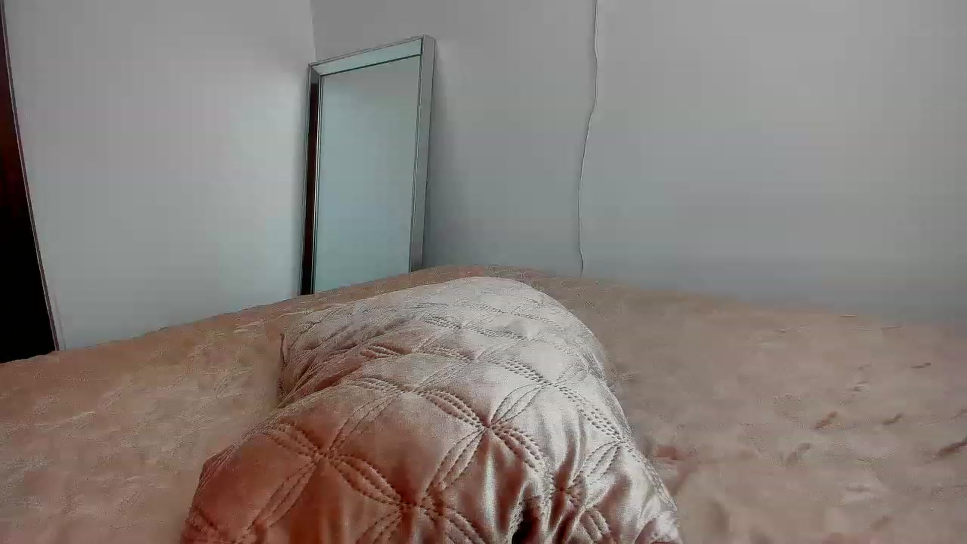Gallery image thumbnail from Saritaa__'s myfreecams stream on, 06/24/2023, 17:21 image 7 of 20