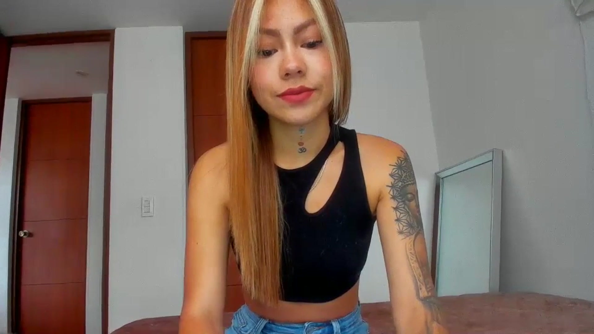 Gallery image thumbnail from Saritaa__'s myfreecams stream on, 07/04/2023, 13:16 image 2 of 20