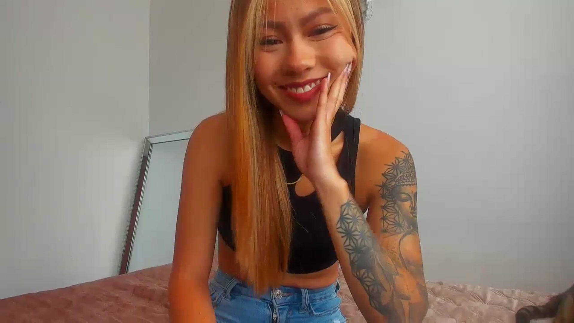 Gallery image thumbnail from Saritaa__'s myfreecams stream on, 07/04/2023, 16:38 image 6 of 20