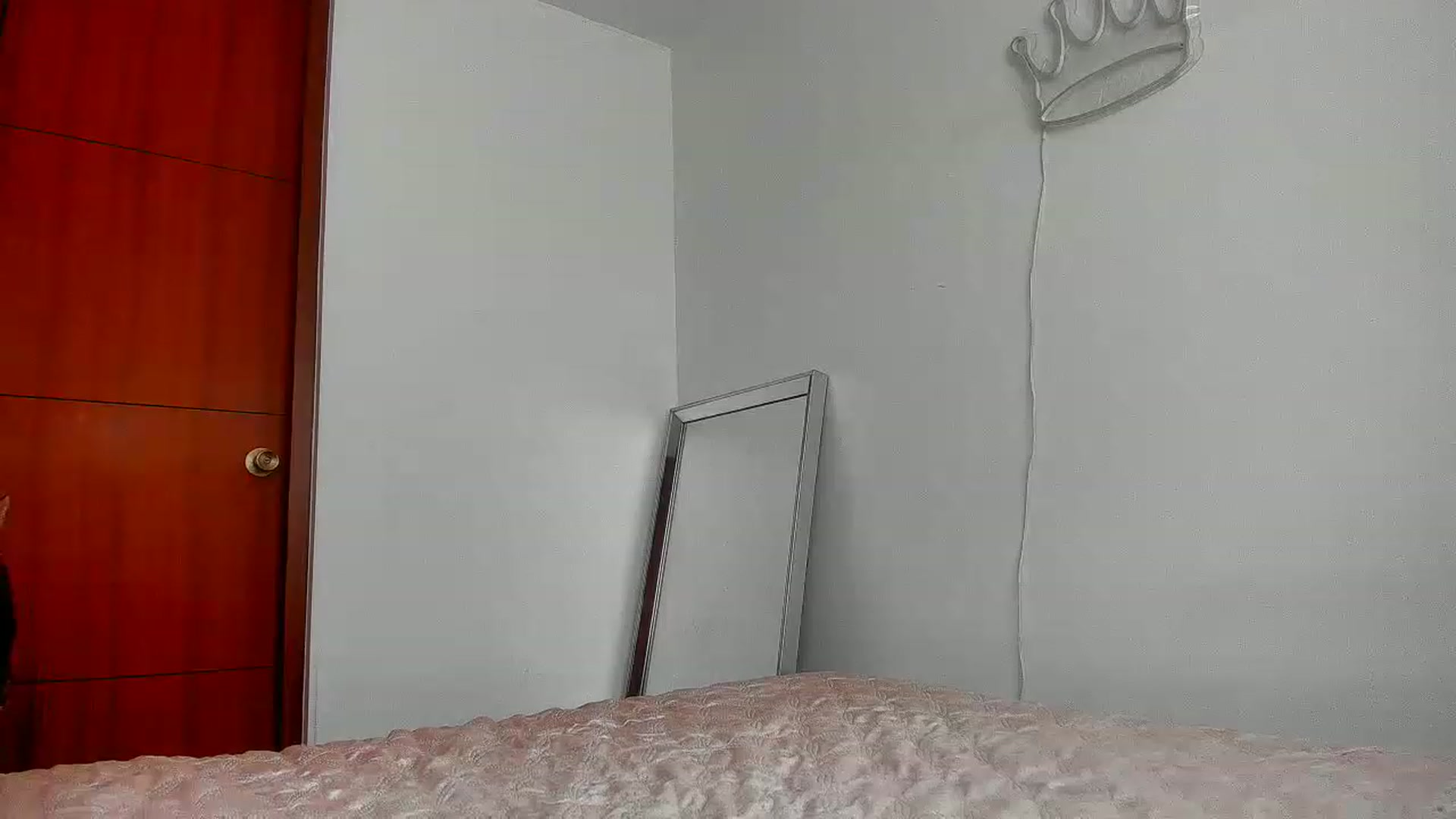 Gallery image thumbnail from Saritaa__'s myfreecams stream on, 07/05/2023, 14:44 image 17 of 20