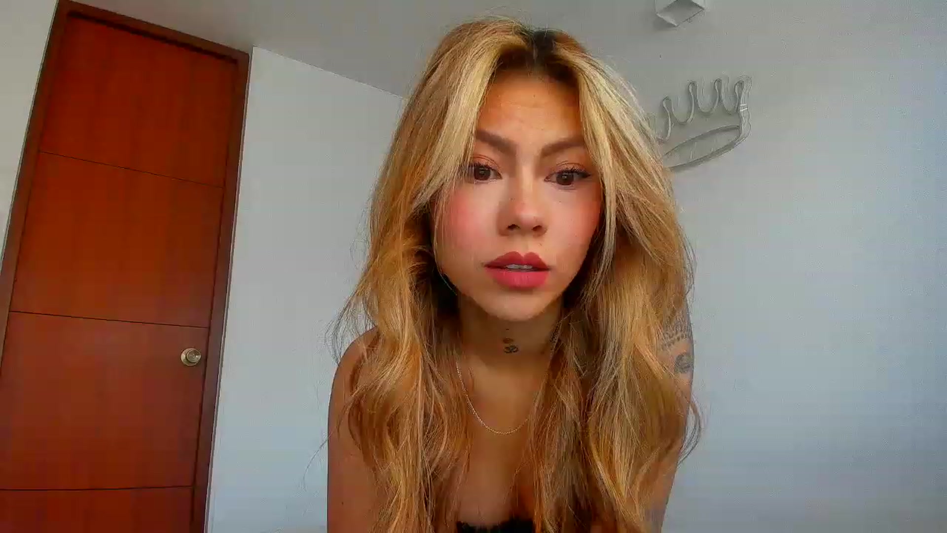 Gallery image thumbnail from Saritaa__'s myfreecams stream on, 07/06/2023, 12:33 image 5 of 20