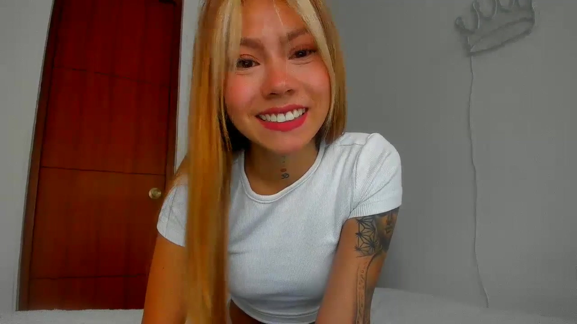 Gallery image thumbnail from Saritaa__'s myfreecams stream on, 07/10/2023, 15:44 image 7 of 20