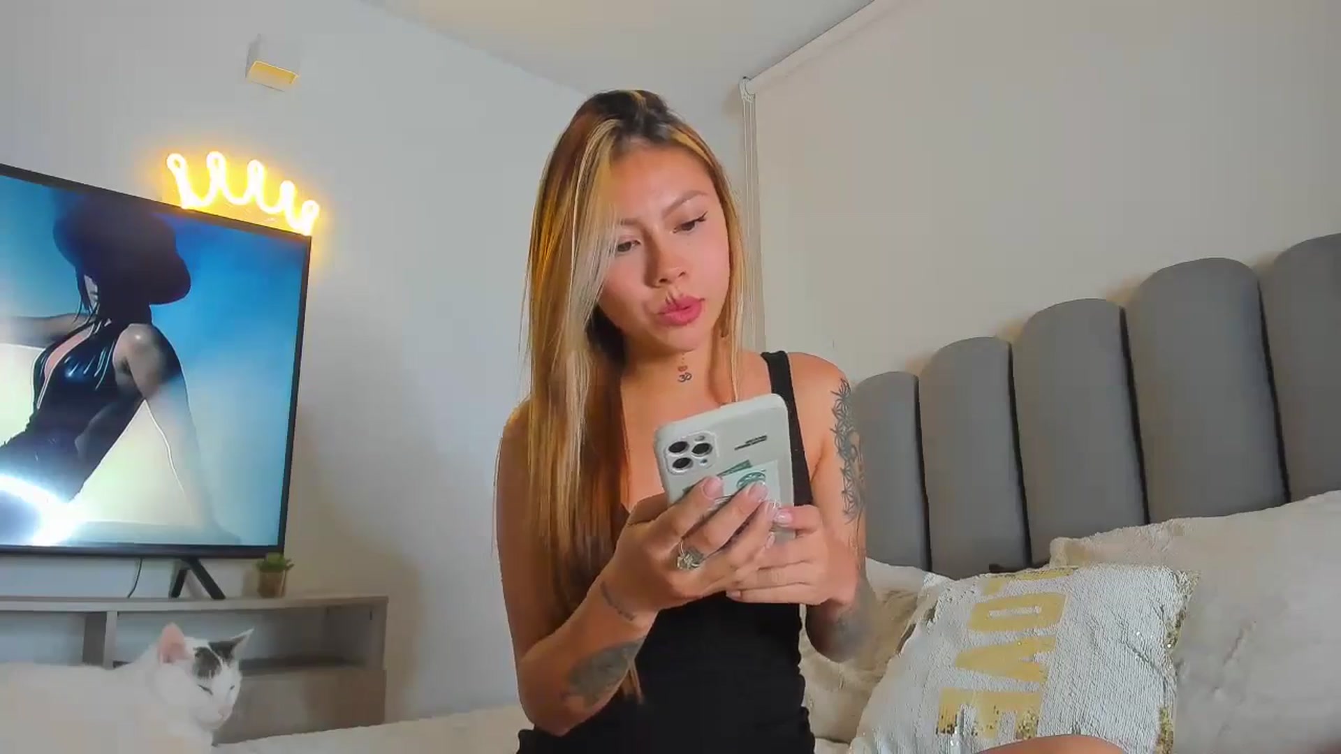 Gallery image thumbnail from Saritaa__'s myfreecams stream on, 06/13/2024, 01:26 image 17 of 20