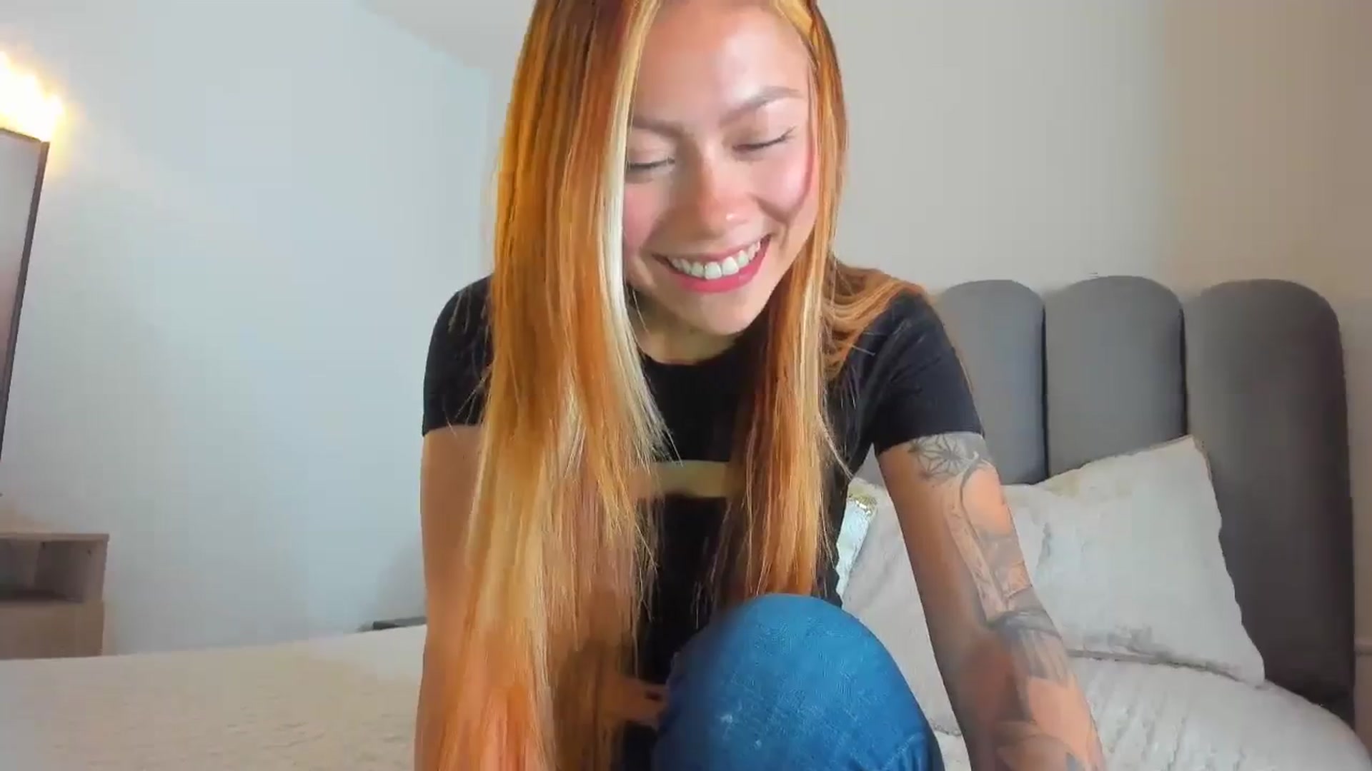 Gallery image thumbnail from Saritaa__'s myfreecams stream on, 06/21/2024, 01:40 image 10 of 20
