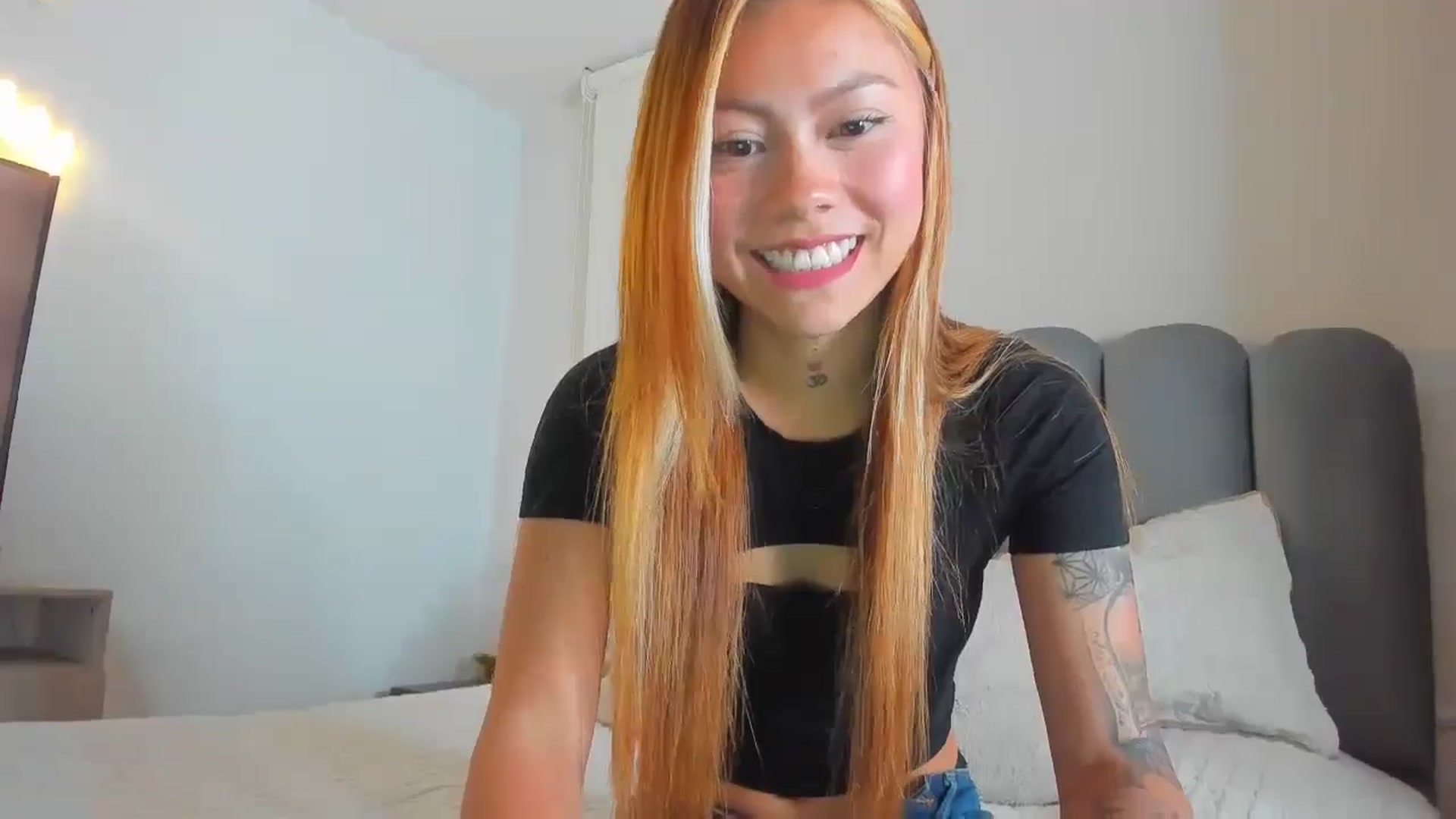 Gallery image thumbnail from Saritaa__'s myfreecams stream on, 06/21/2024, 01:40 image 6 of 20