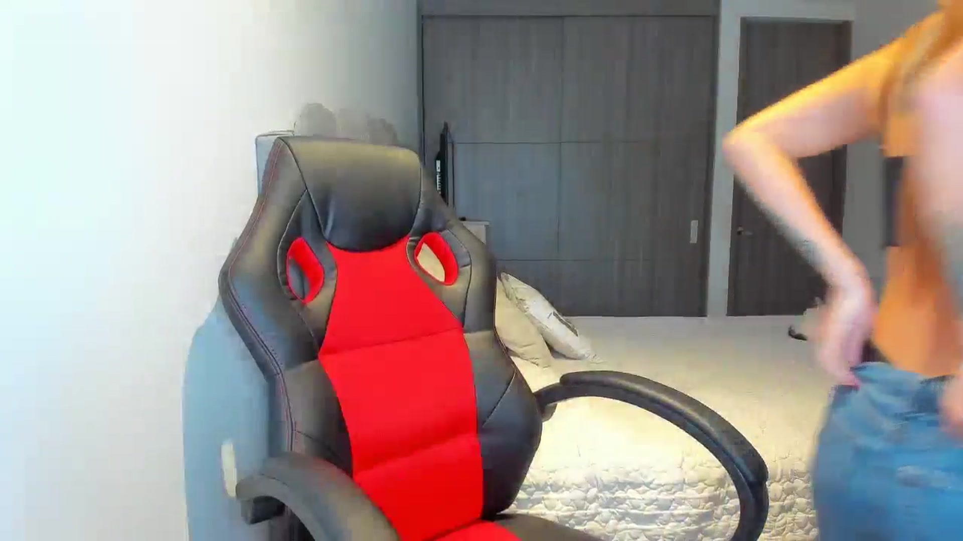 Gallery image thumbnail from Saritaa__'s myfreecams stream on, 06/26/2024, 24:54 image 11 of 20