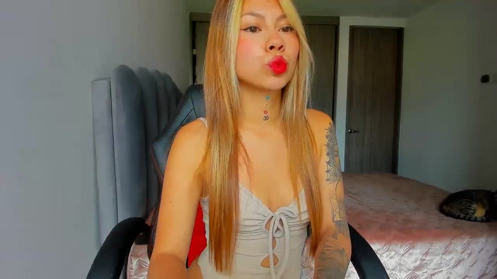 Gallery image thumbnail from Saritaa__'s myfreecams stream on, 07/23/2024, 20:13 image 3 of 20