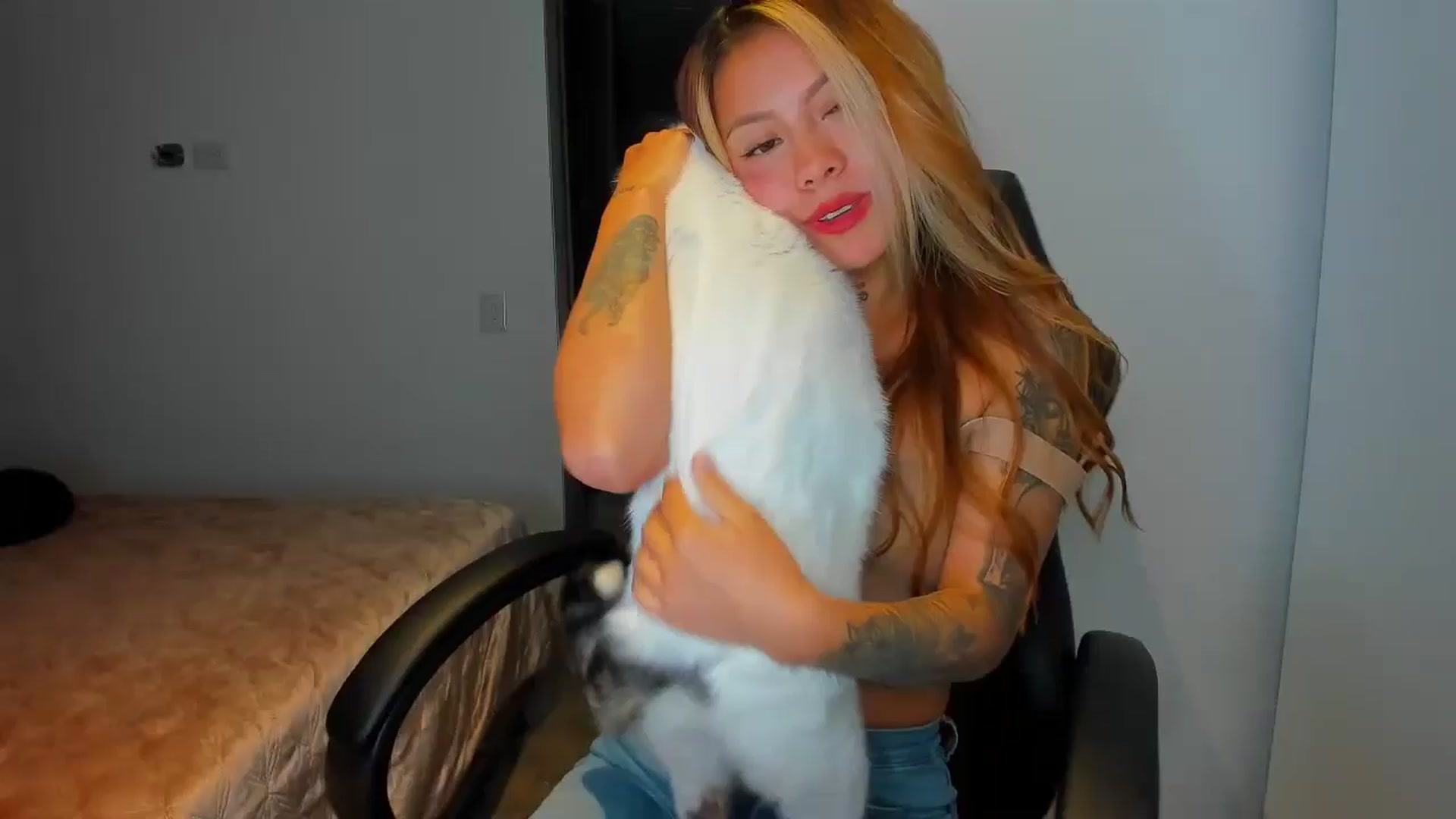 Gallery image thumbnail from Saritaa__'s myfreecams stream on, 07/25/2024, 24:29 image 12 of 20