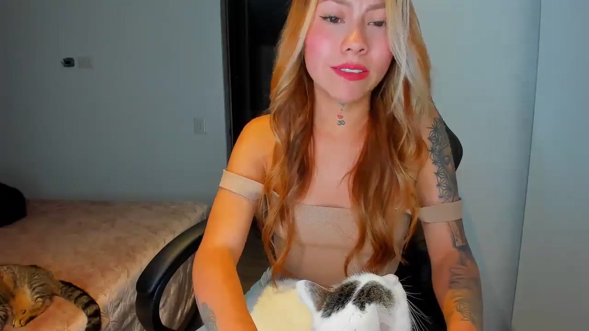 Gallery image thumbnail from Saritaa__'s myfreecams stream on, 07/25/2024, 24:29 image 15 of 20