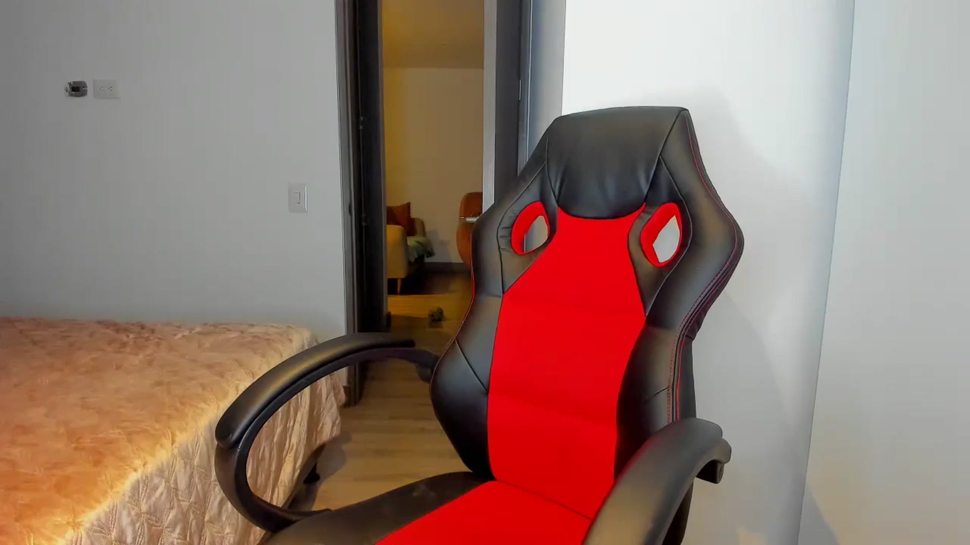 Gallery image thumbnail from Saritaa__'s myfreecams stream on, 07/25/2024, 01:04 image 3 of 20