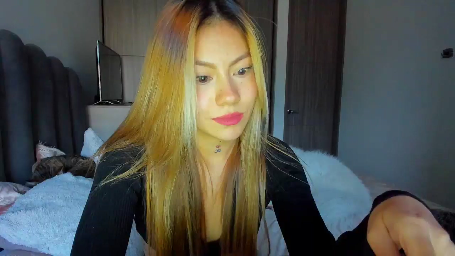 Gallery image thumbnail from Saritaa__'s myfreecams stream on, 07/30/2024, 23:28 image 3 of 20
