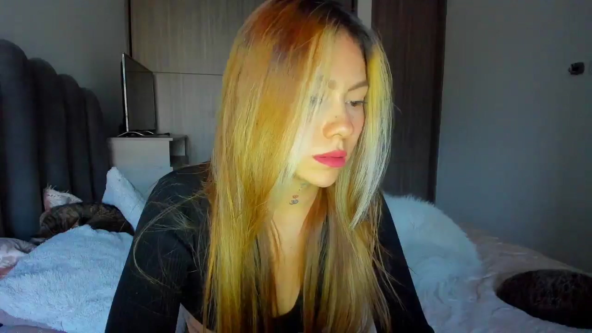 Gallery image thumbnail from Saritaa__'s myfreecams stream on, 07/30/2024, 23:28 image 4 of 20