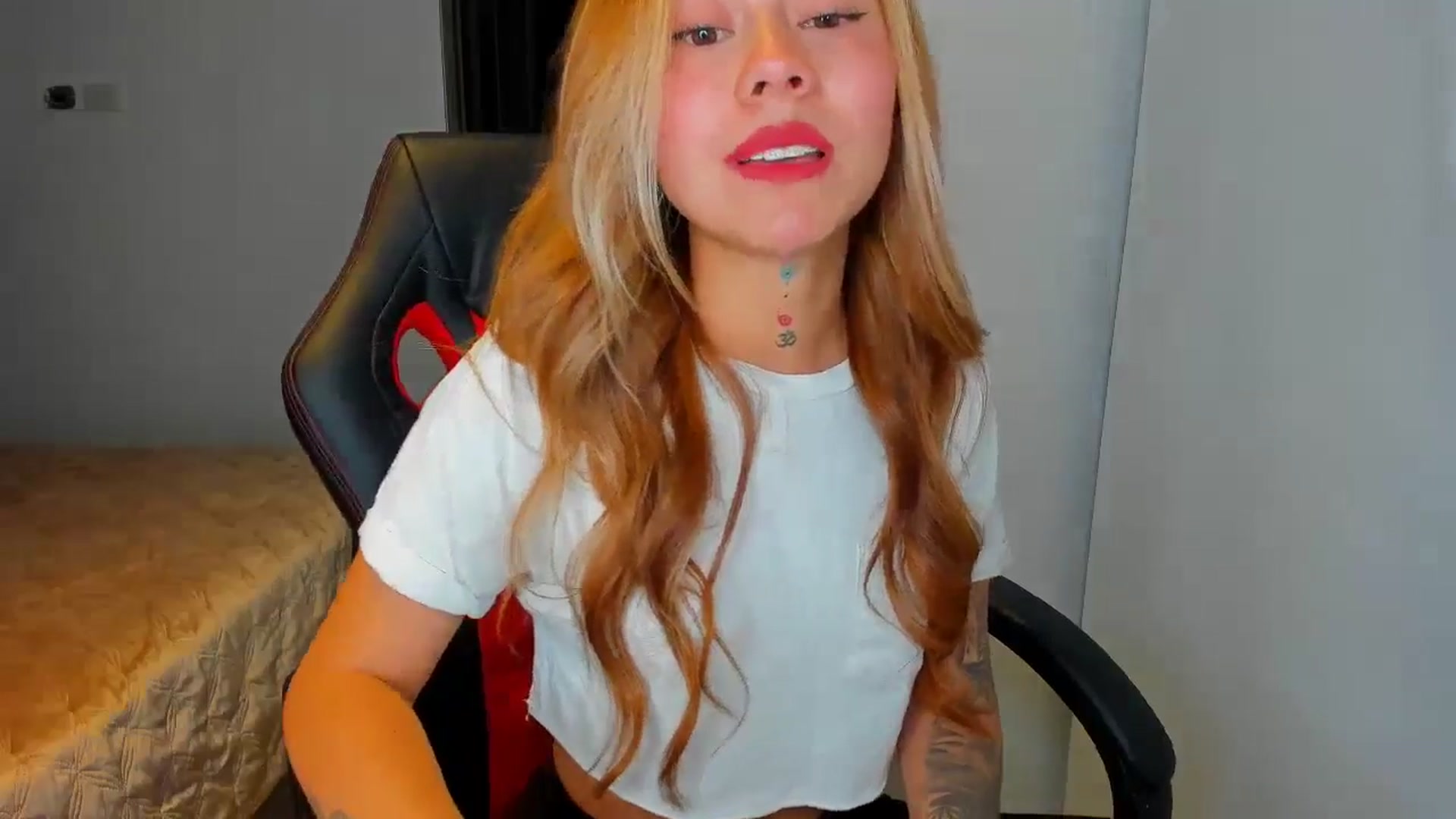 Gallery image thumbnail from Saritaa__'s myfreecams stream on, 08/10/2024, 24:01 image 17 of 20