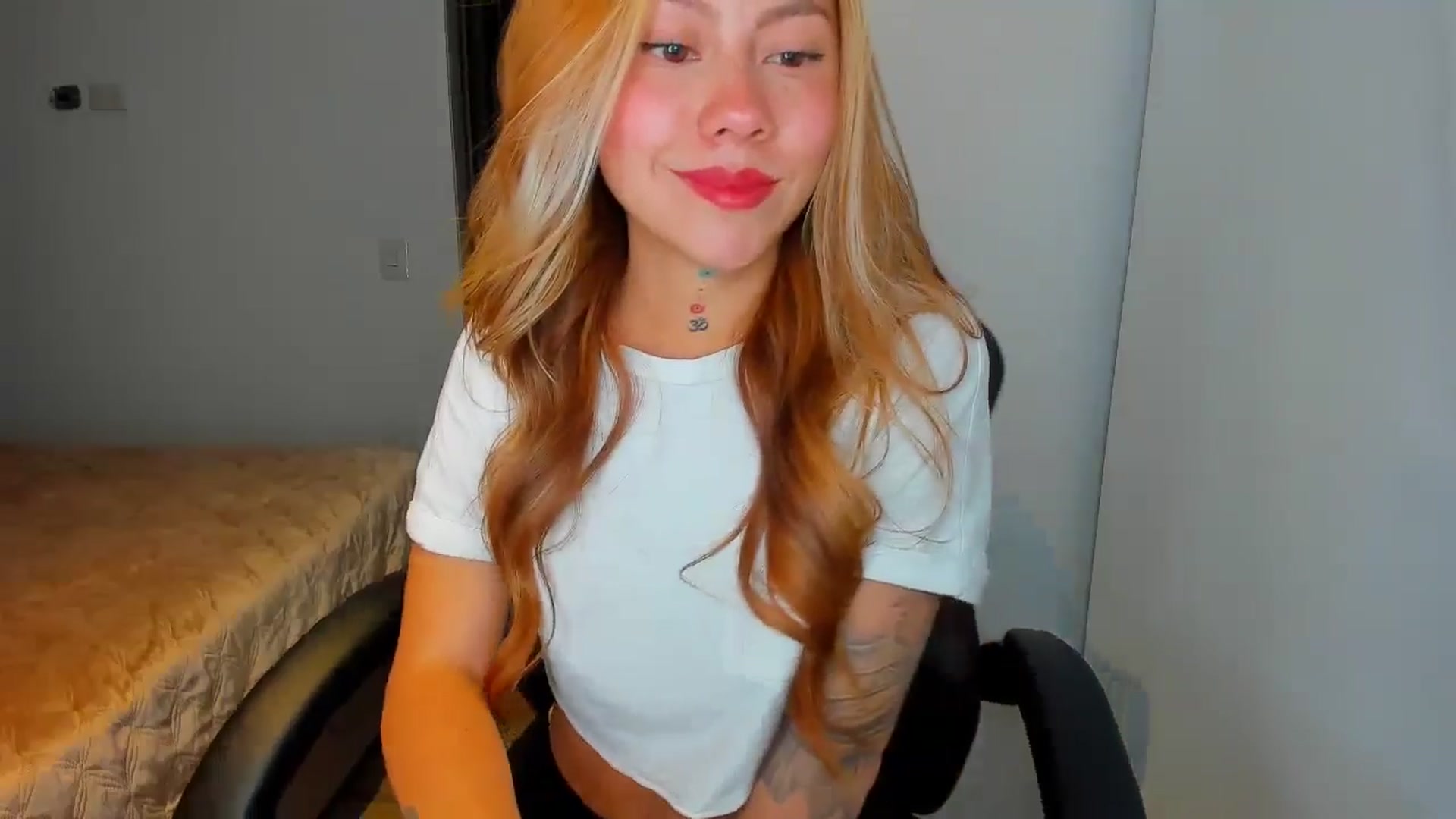 Gallery image thumbnail from Saritaa__'s myfreecams stream on, 08/10/2024, 24:01 image 11 of 20