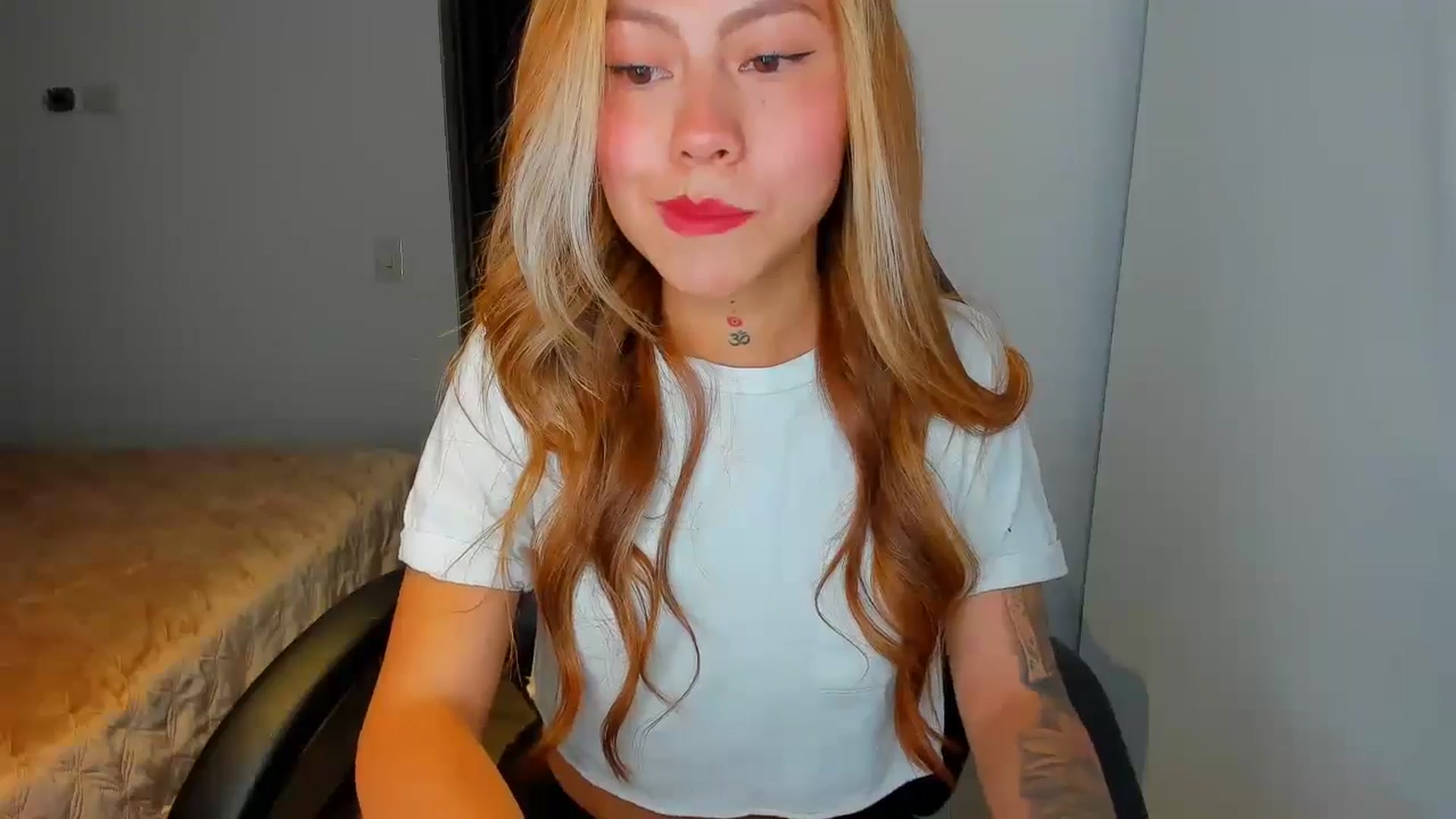 Gallery image thumbnail from Saritaa__'s myfreecams stream on, 08/10/2024, 24:01 image 18 of 20