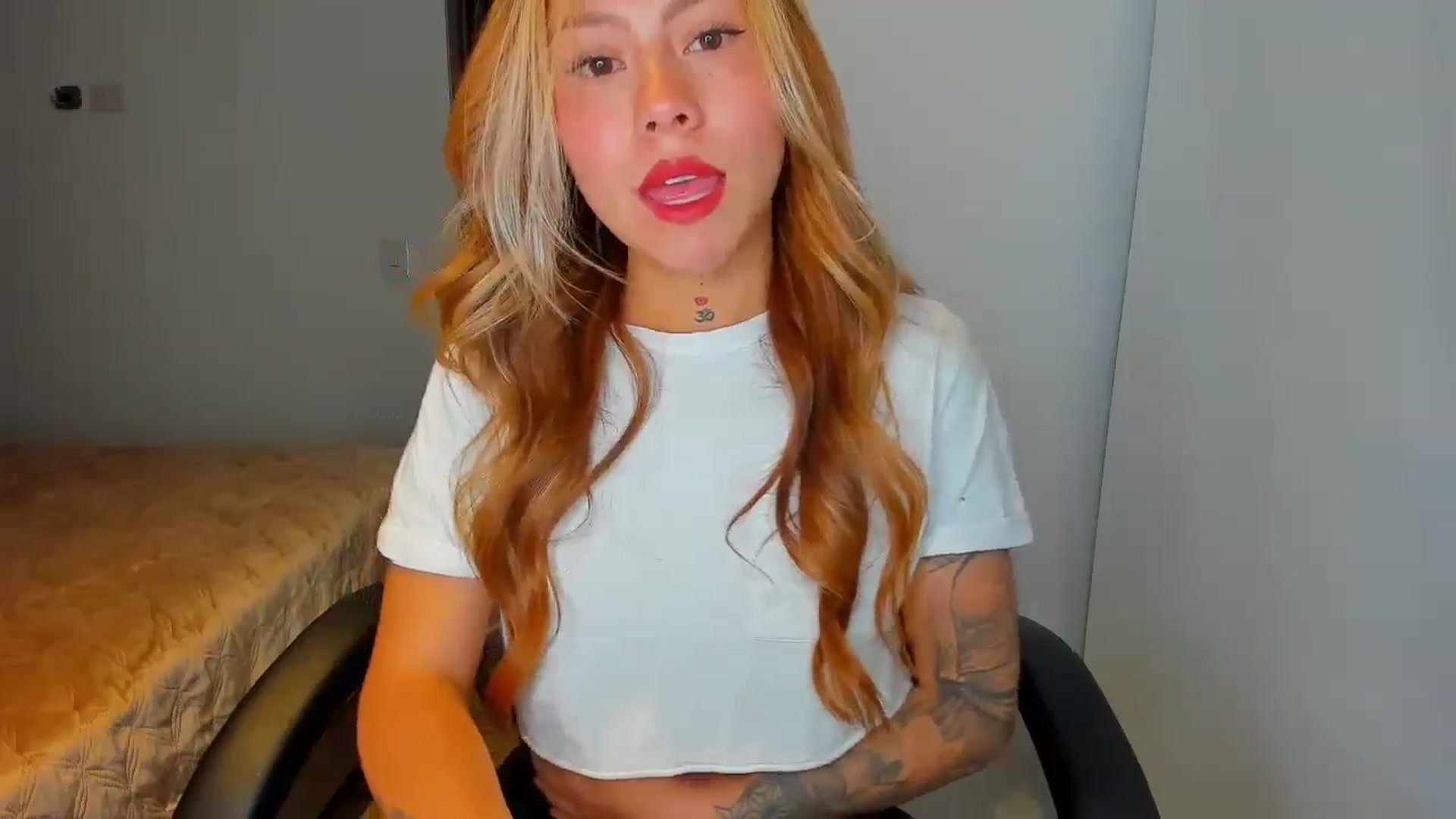 Gallery image thumbnail from Saritaa__'s myfreecams stream on, 08/10/2024, 24:01 image 8 of 20