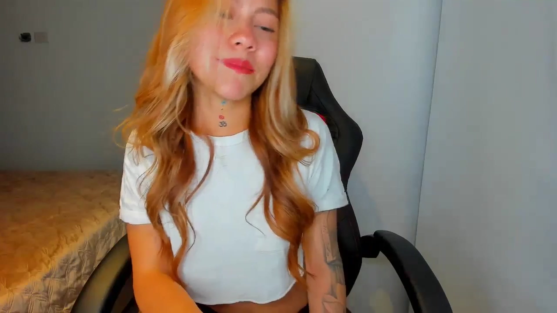 Gallery image thumbnail from Saritaa__'s myfreecams stream on, 08/10/2024, 24:01 image 13 of 20