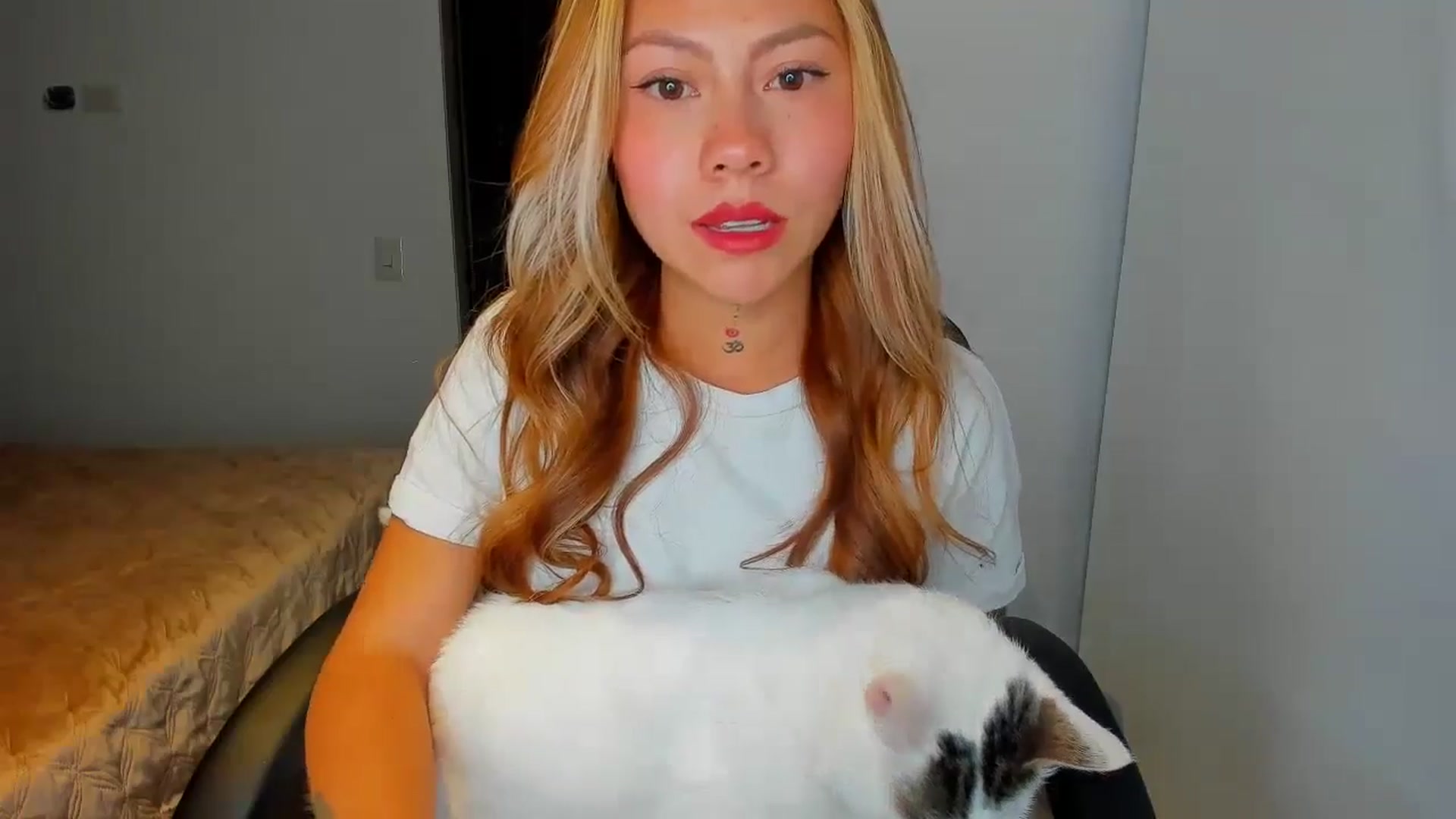 Gallery image thumbnail from Saritaa__'s myfreecams stream on, 08/10/2024, 01:10 image 3 of 20