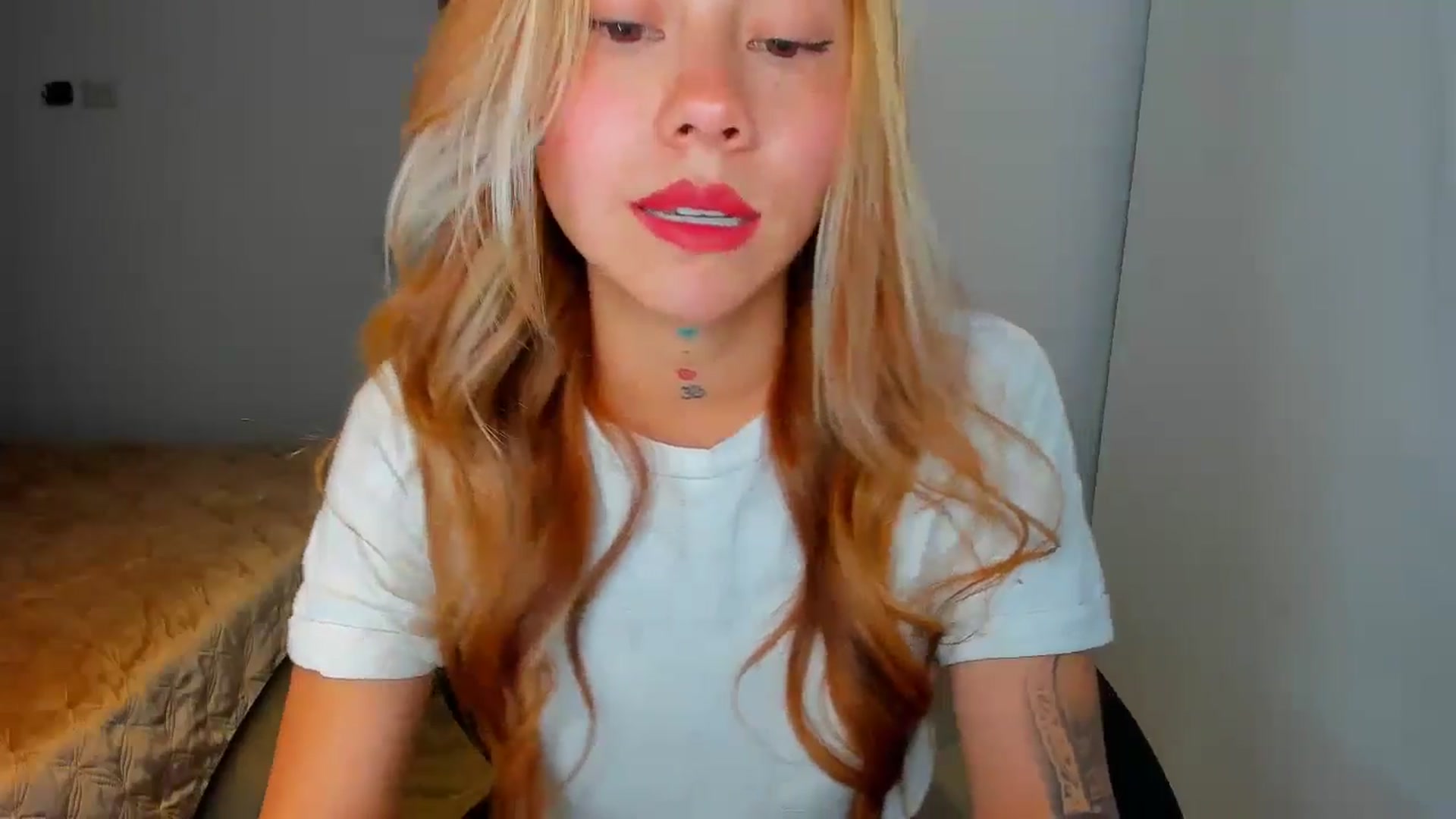 Gallery image thumbnail from Saritaa__'s myfreecams stream on, 08/10/2024, 01:10 image 2 of 20