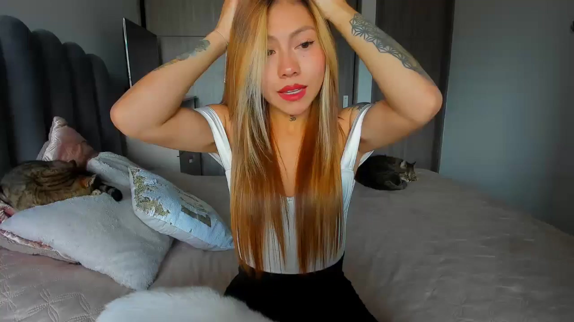 Gallery image thumbnail from Saritaa__'s myfreecams stream on, 08/14/2024, 21:51 image 11 of 20