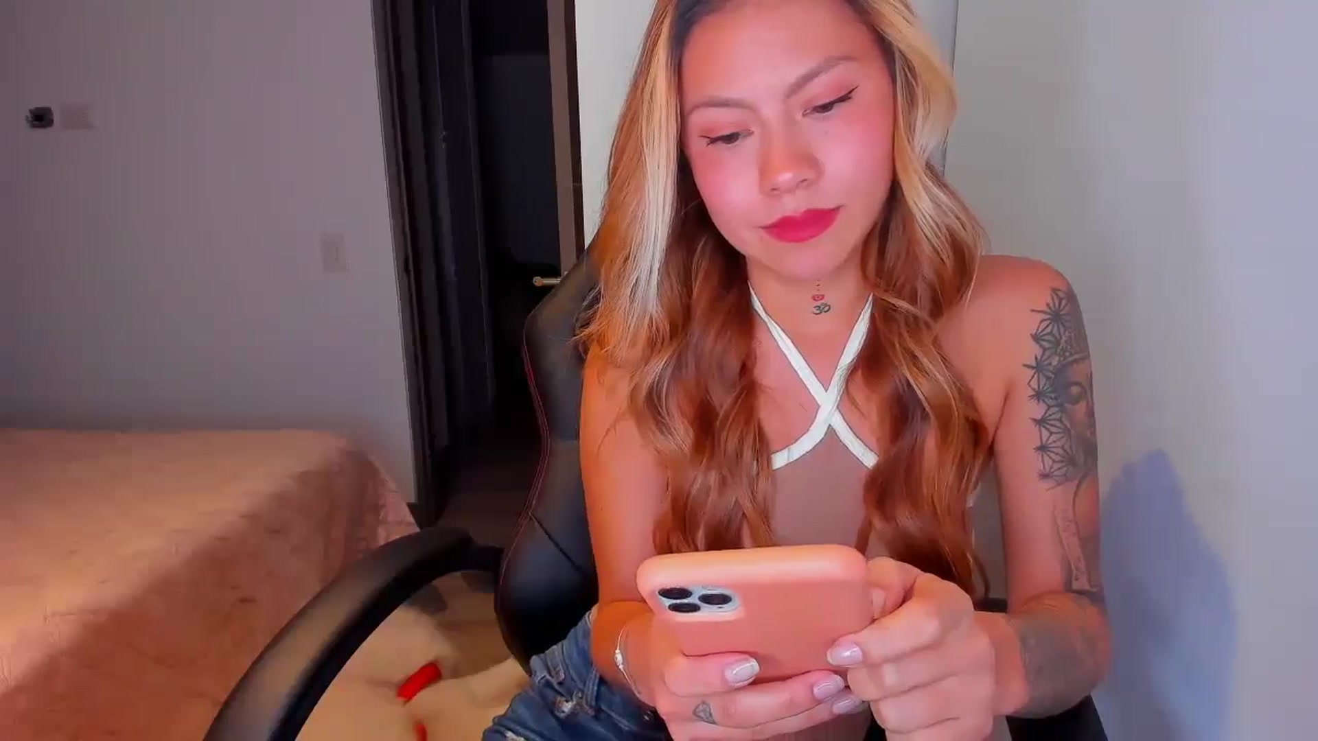 Gallery image thumbnail from Saritaa__'s myfreecams stream on, 08/23/2024, 24:42 image 6 of 20