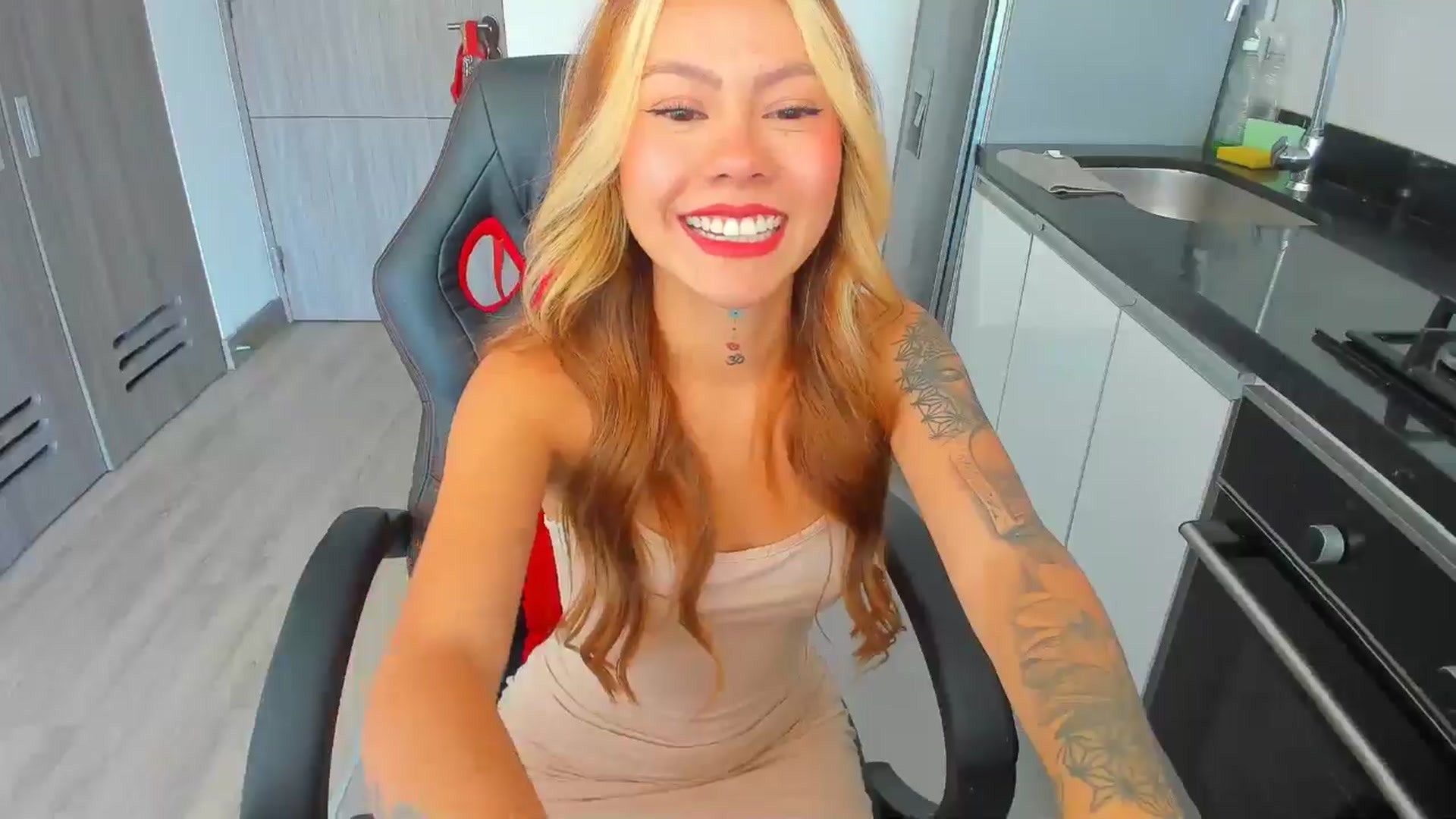 Gallery image thumbnail from Saritaa__'s myfreecams stream on, 10/25/2024, 13:21 image 20 of 20