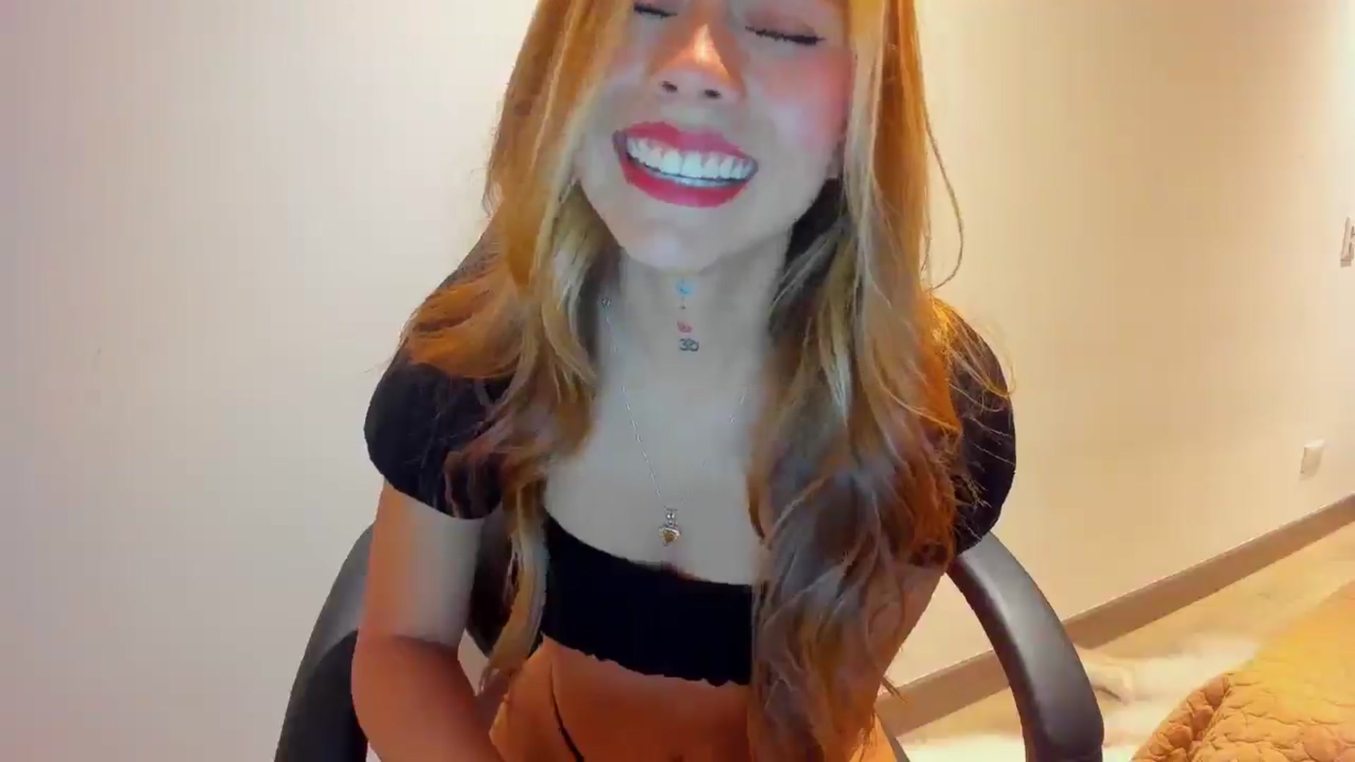 Gallery image thumbnail from Saritaa__'s myfreecams stream on, 04/06/2025, 24:55 image 6 of 20