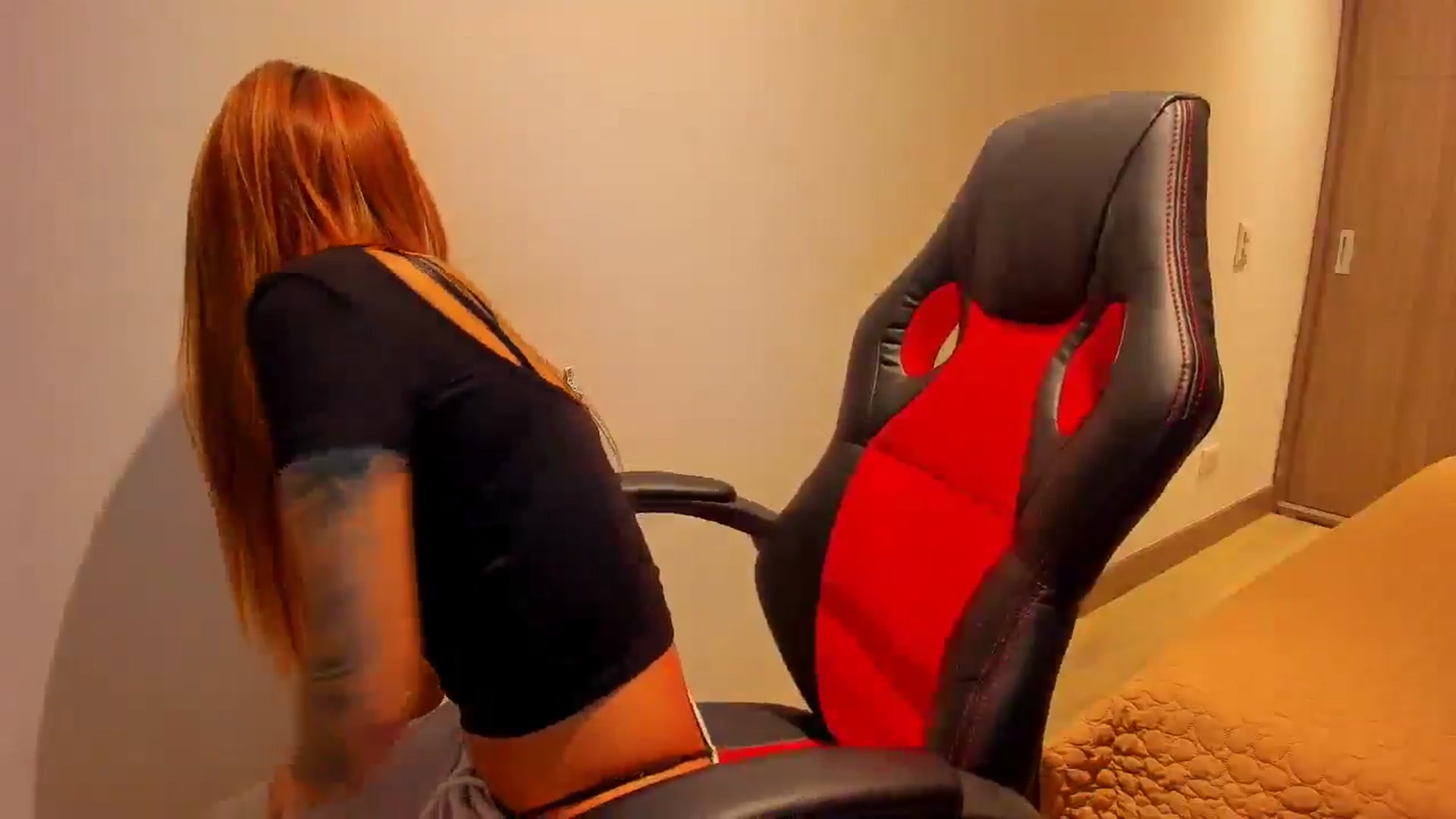 Gallery image thumbnail from Saritaa__'s myfreecams stream on, 04/10/2025, 24:44 image 9 of 20