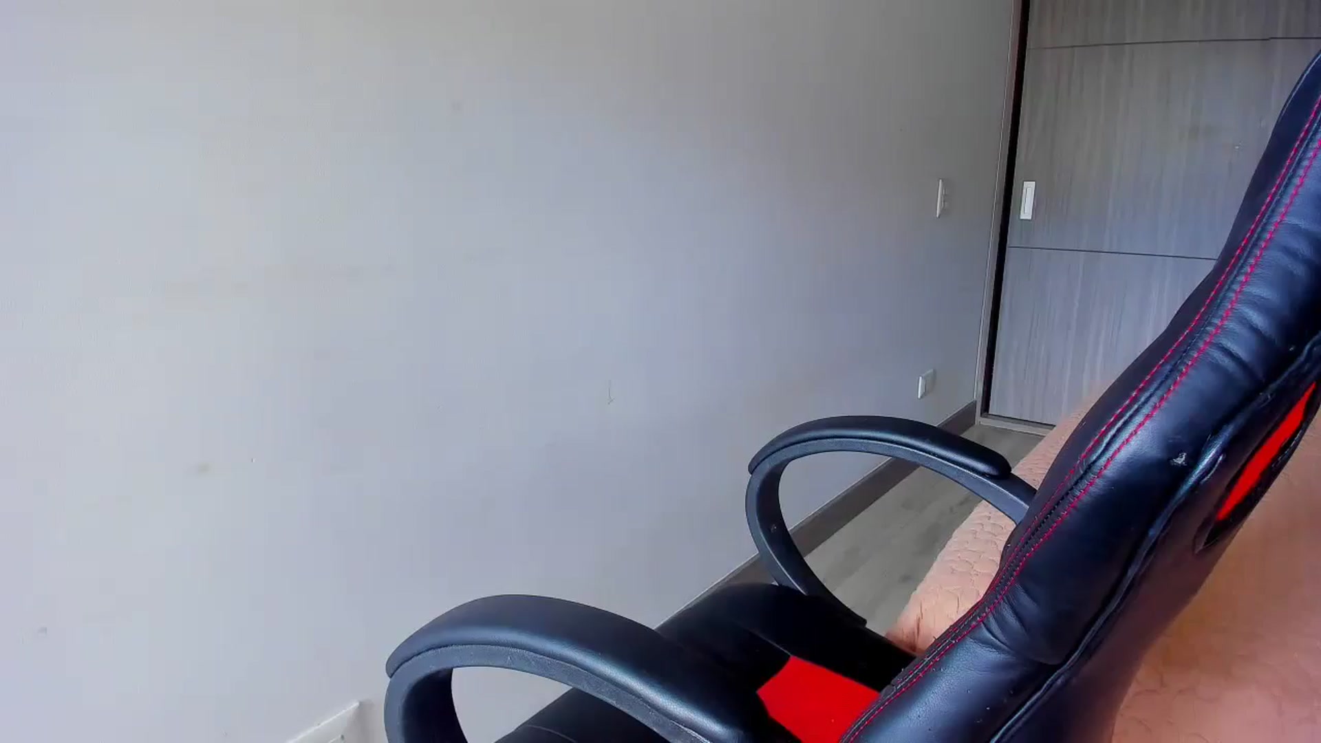 Gallery image thumbnail from Saritaa__'s myfreecams stream on, 04/11/2025, 20:17 image 16 of 20