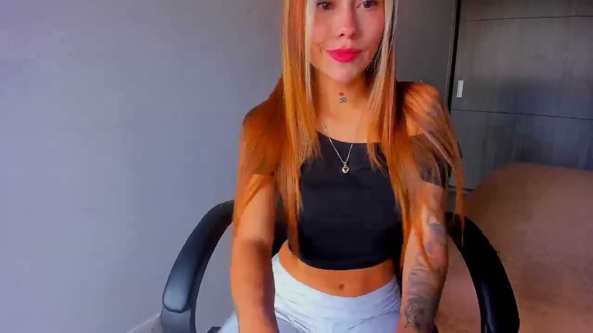Gallery image thumbnail from Saritaa__'s myfreecams stream on, 04/11/2025, 20:17 image 14 of 20