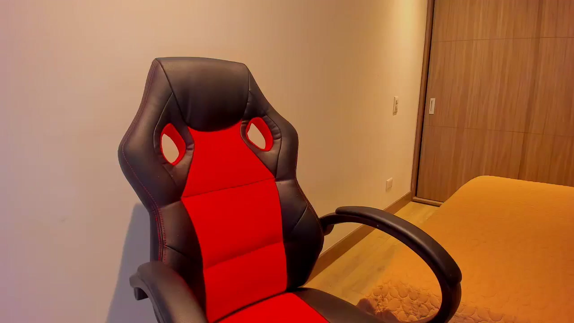 Gallery image thumbnail from Saritaa__'s myfreecams stream on, 04/11/2025, 20:17 image 1 of 20