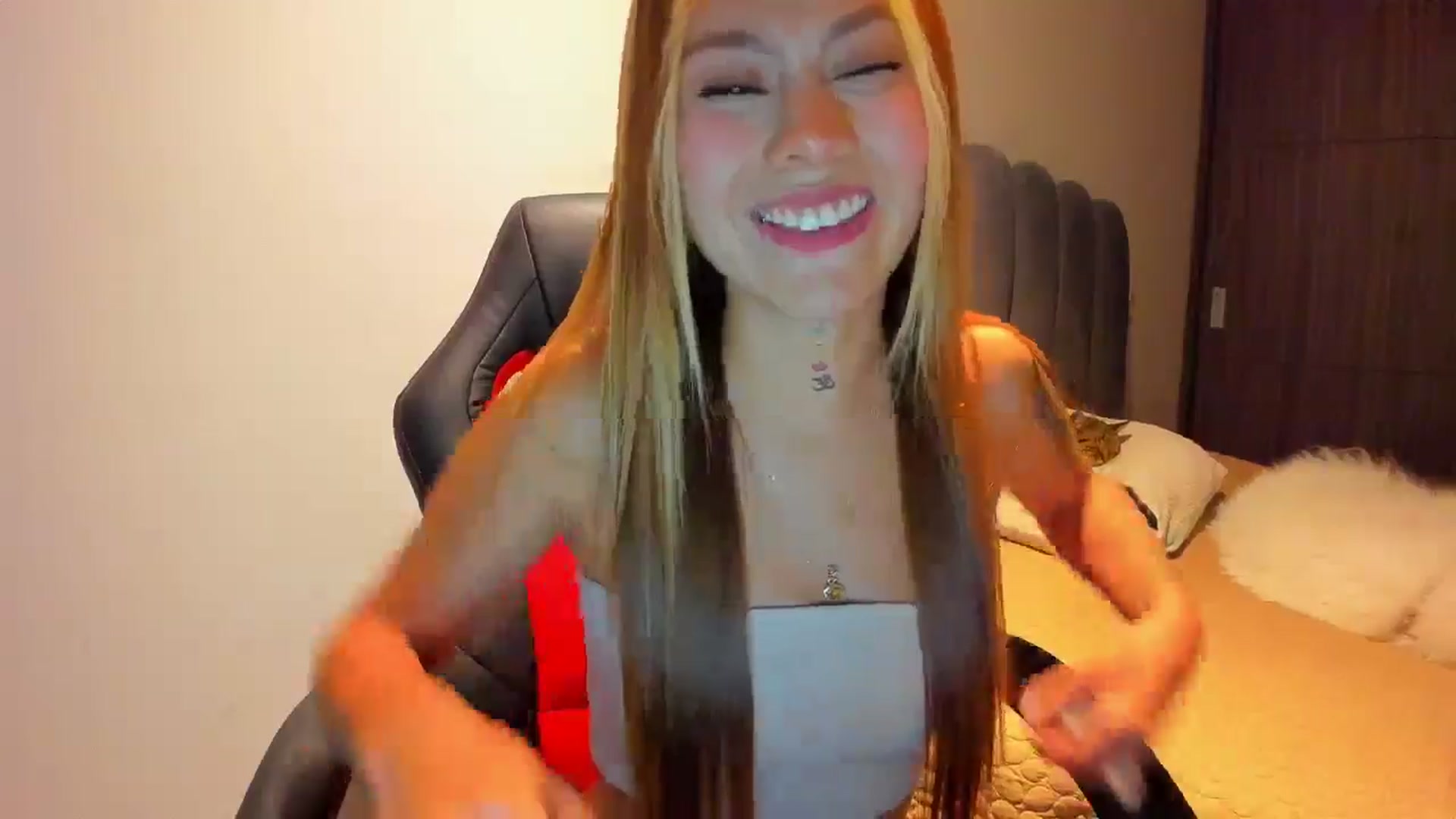 Gallery image thumbnail from Saritaa__'s myfreecams stream on, 04/29/2025, 24:19 image 12 of 20