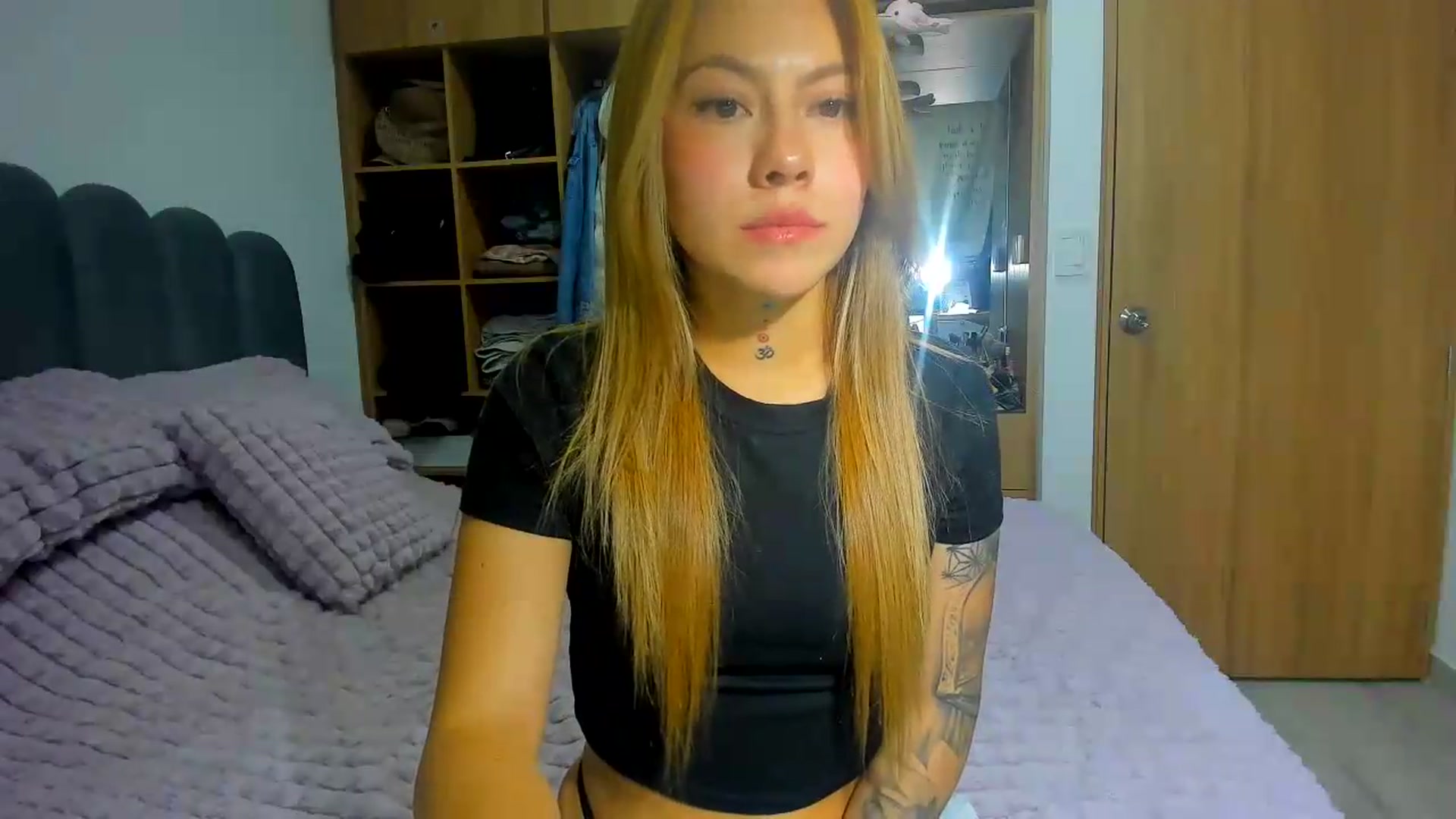 Gallery image thumbnail from Saritaa__'s myfreecams stream on, 05/18/2026, 01:57 image 19 of 20